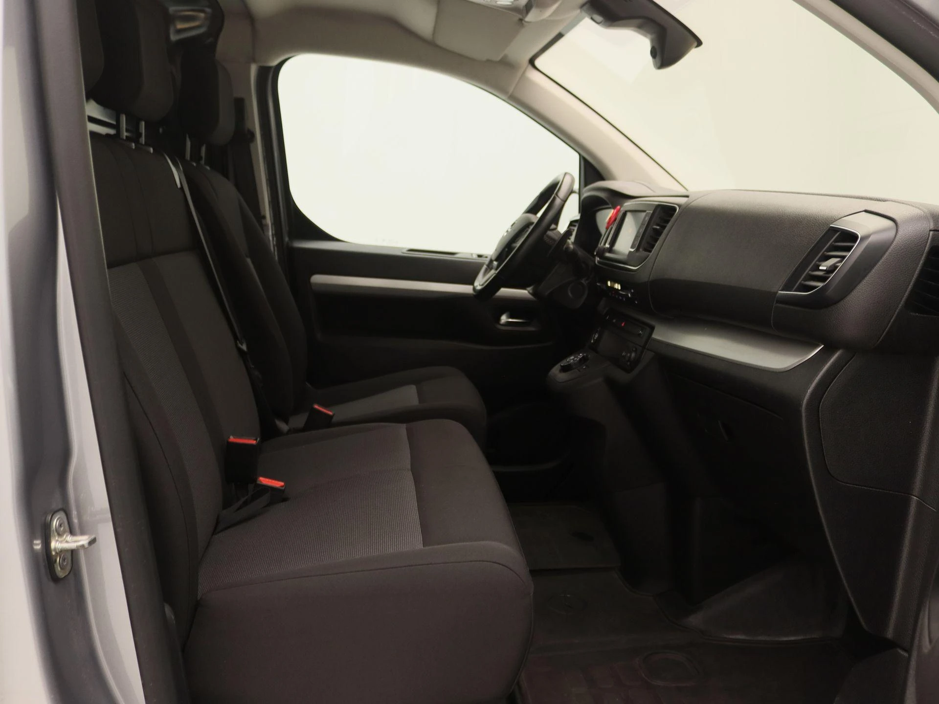 Opel-Vivaro-image-20