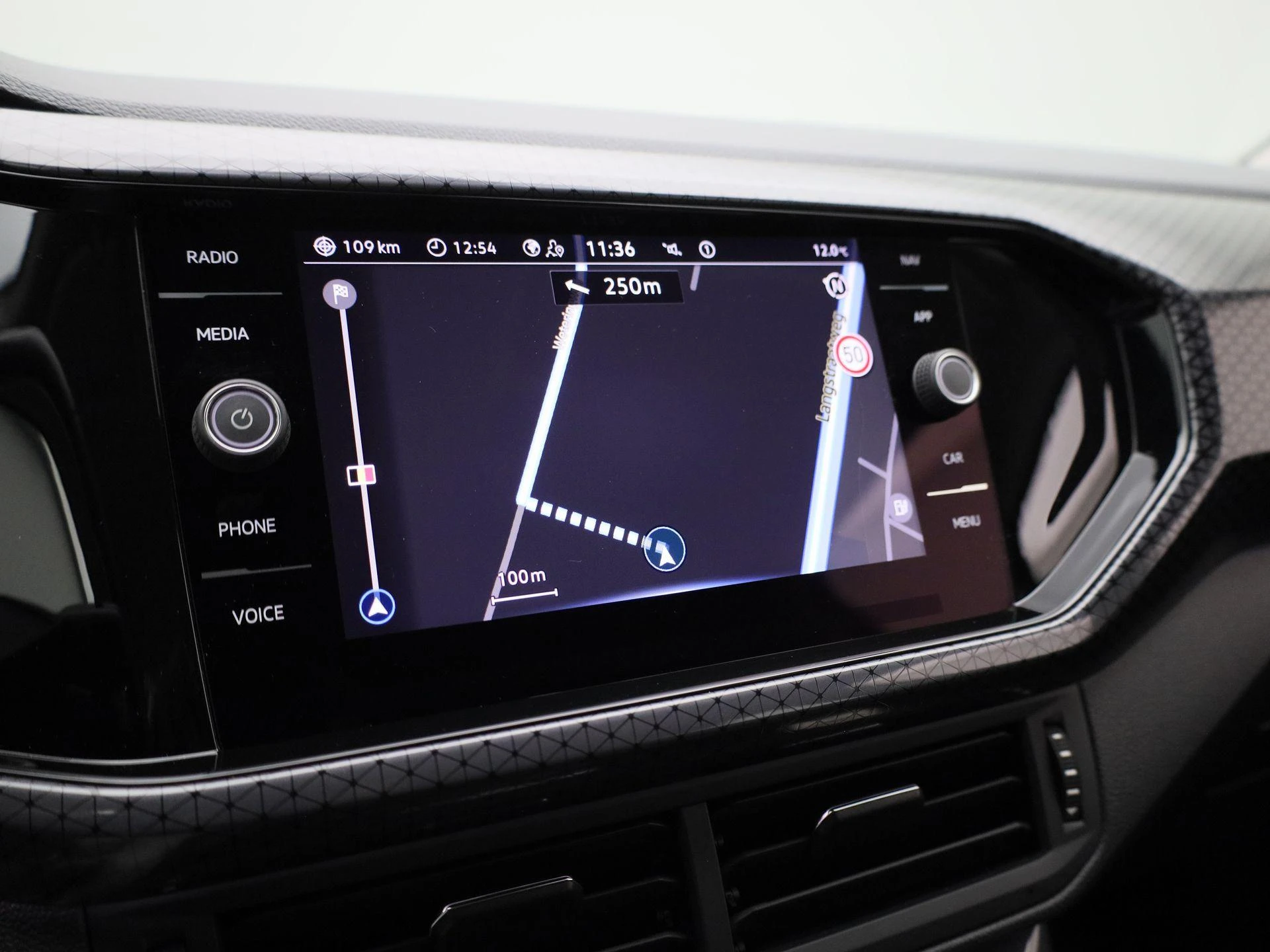 Volkswagen-T-Cross-image-20