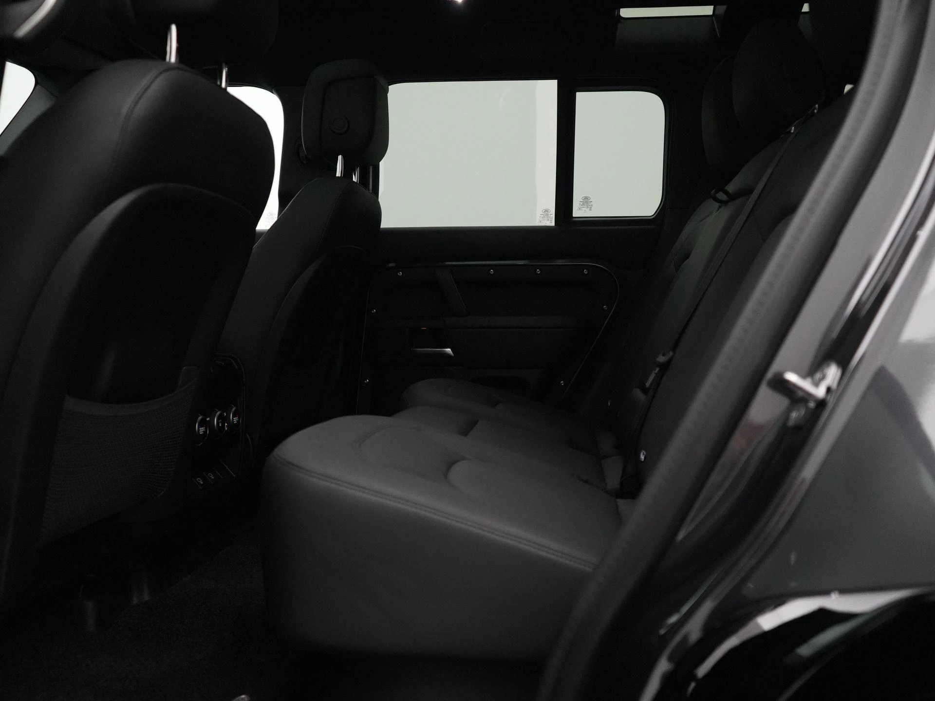 Land Rover-Defender-image-38