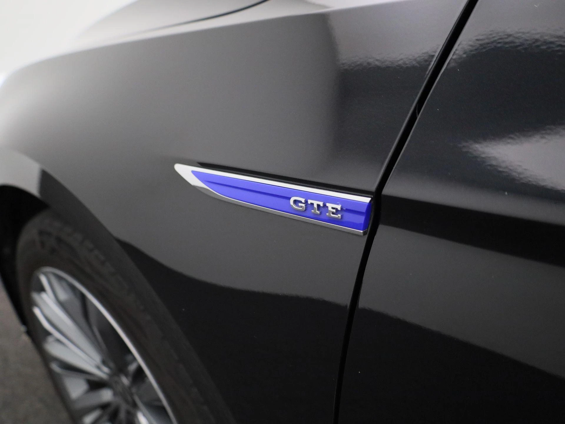 Volkswagen-Passat-image-18