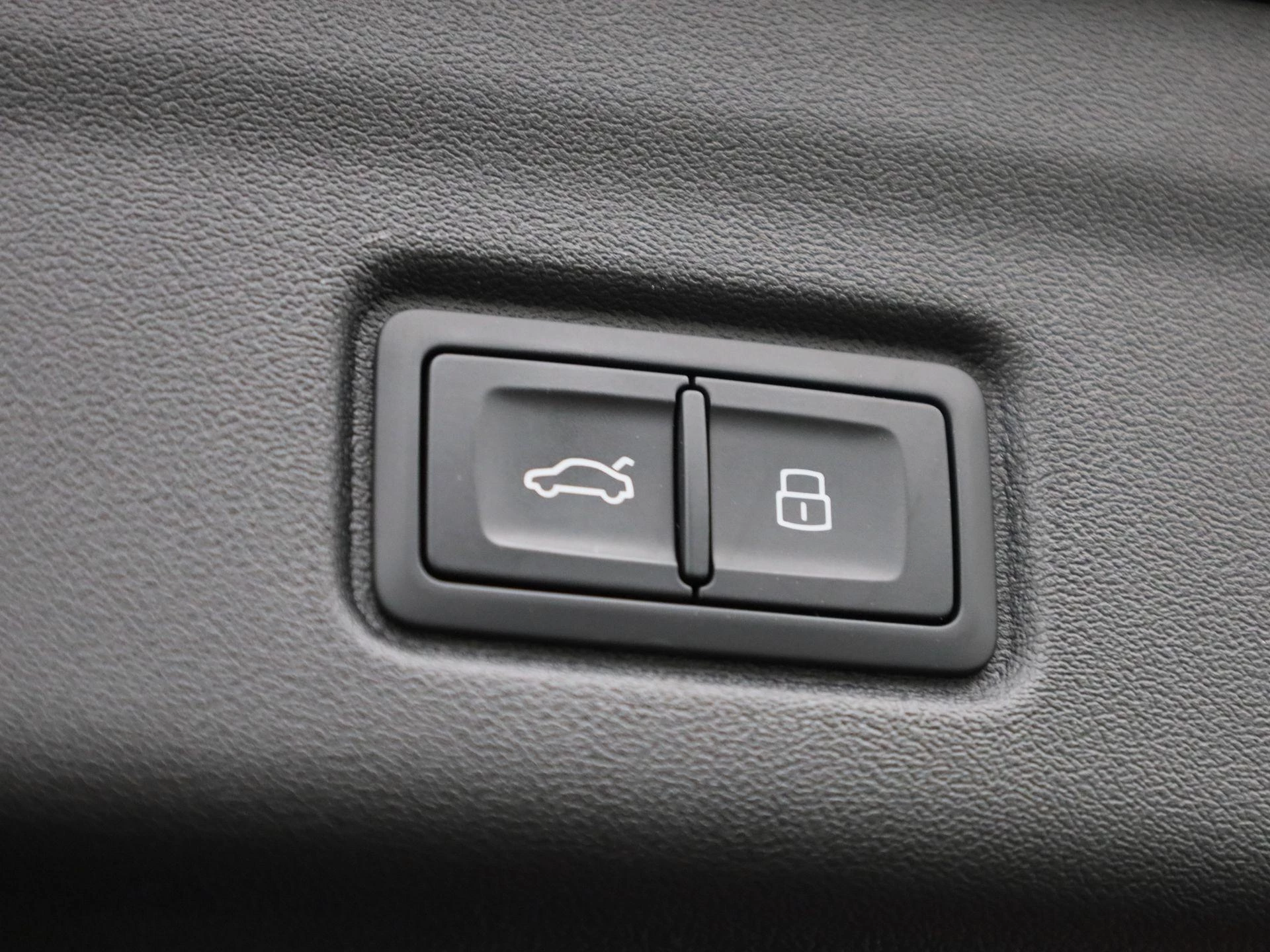 Audi-Q6 e-tron-image-14
