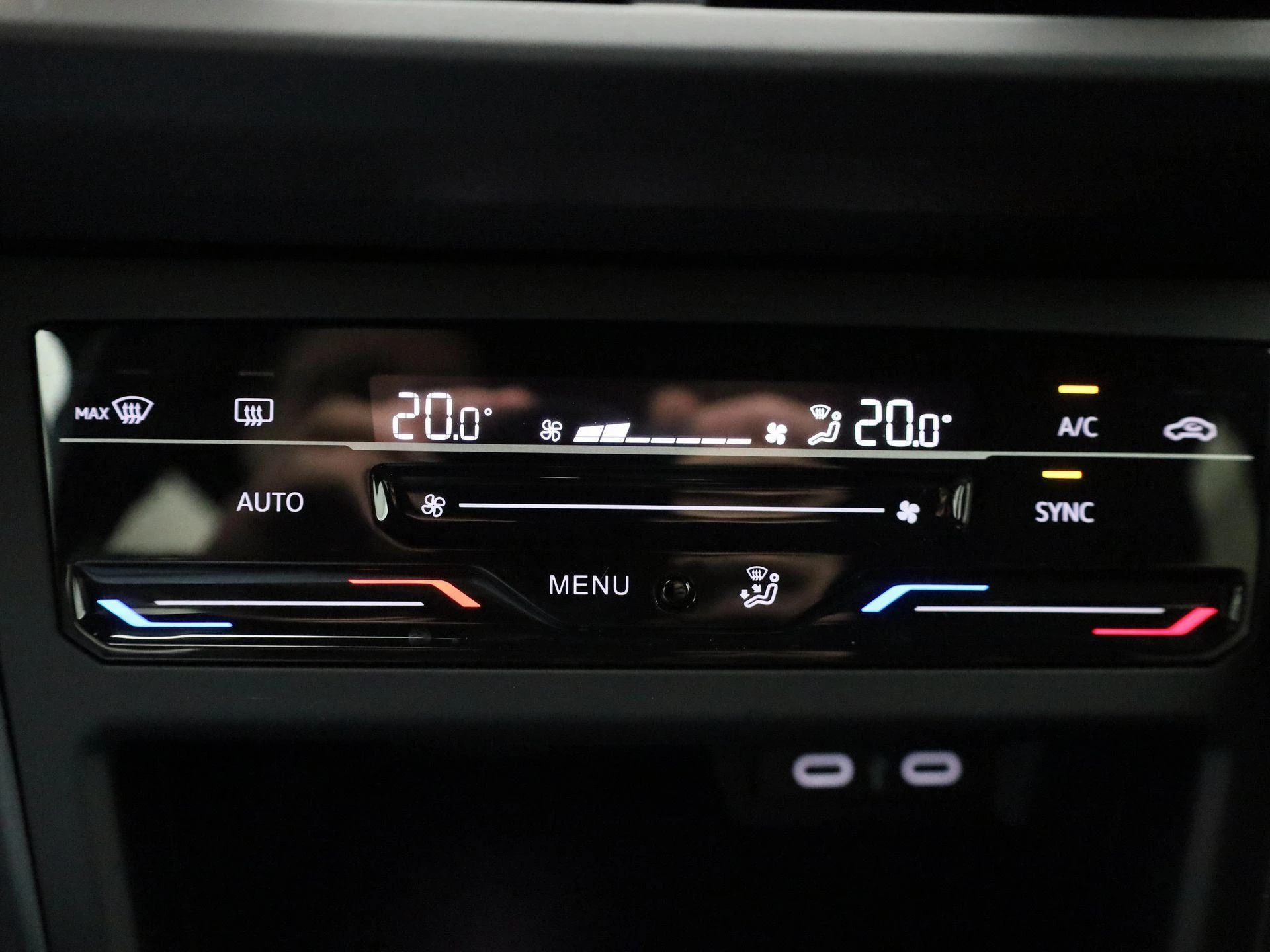 Volkswagen-Polo-image-23