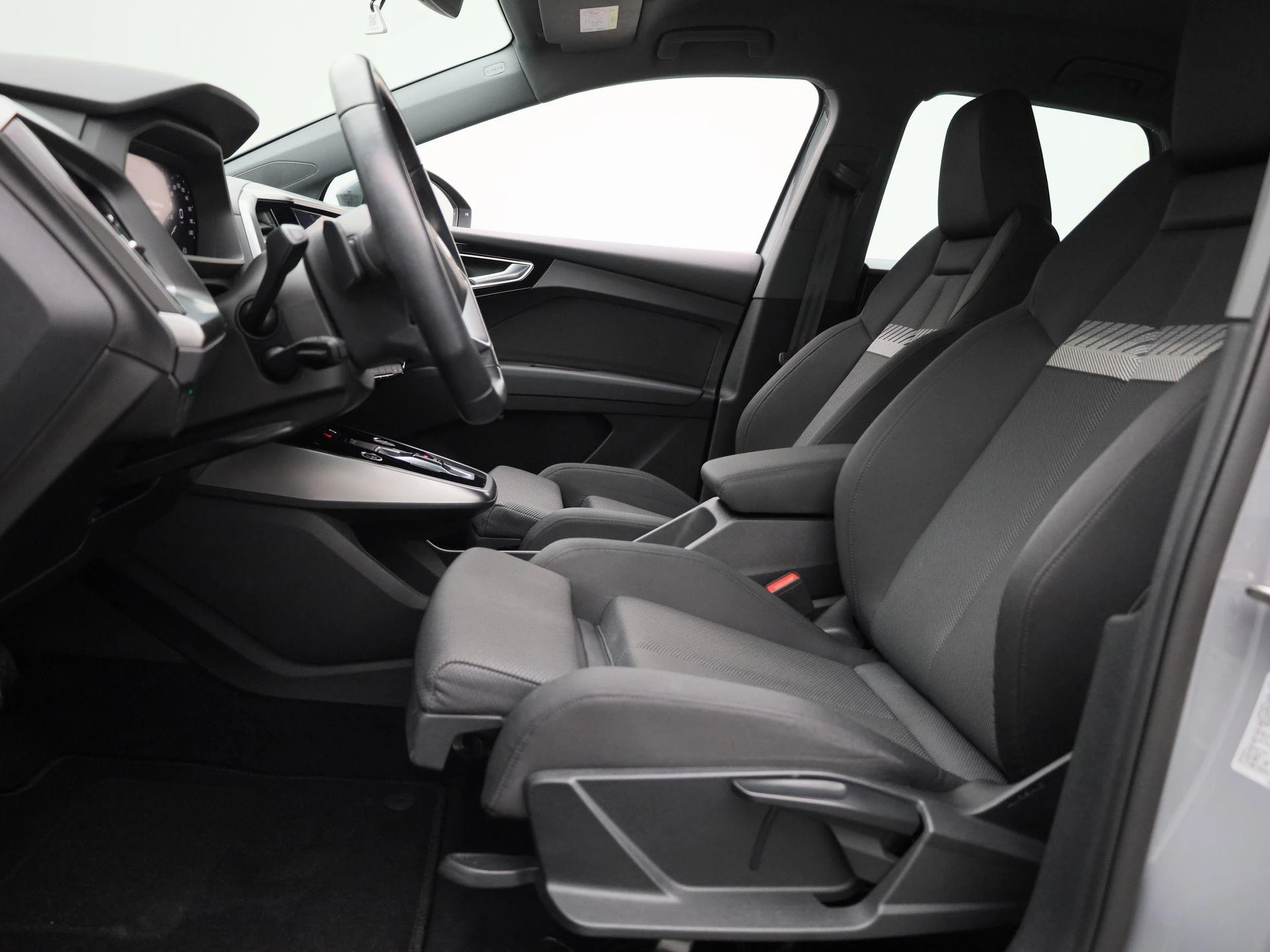 Audi-Q4 e-tron-image-10