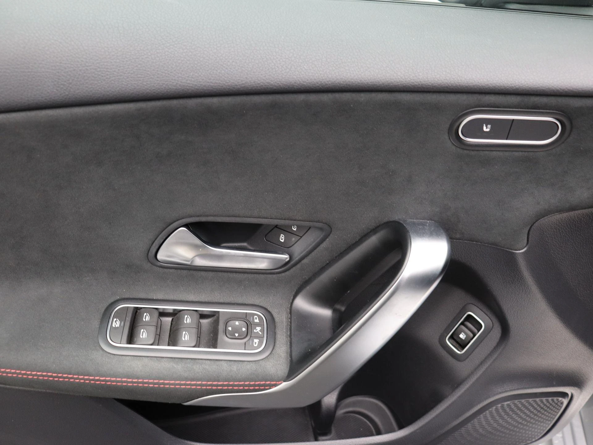 Mercedes-Benz-Classe A-image-9