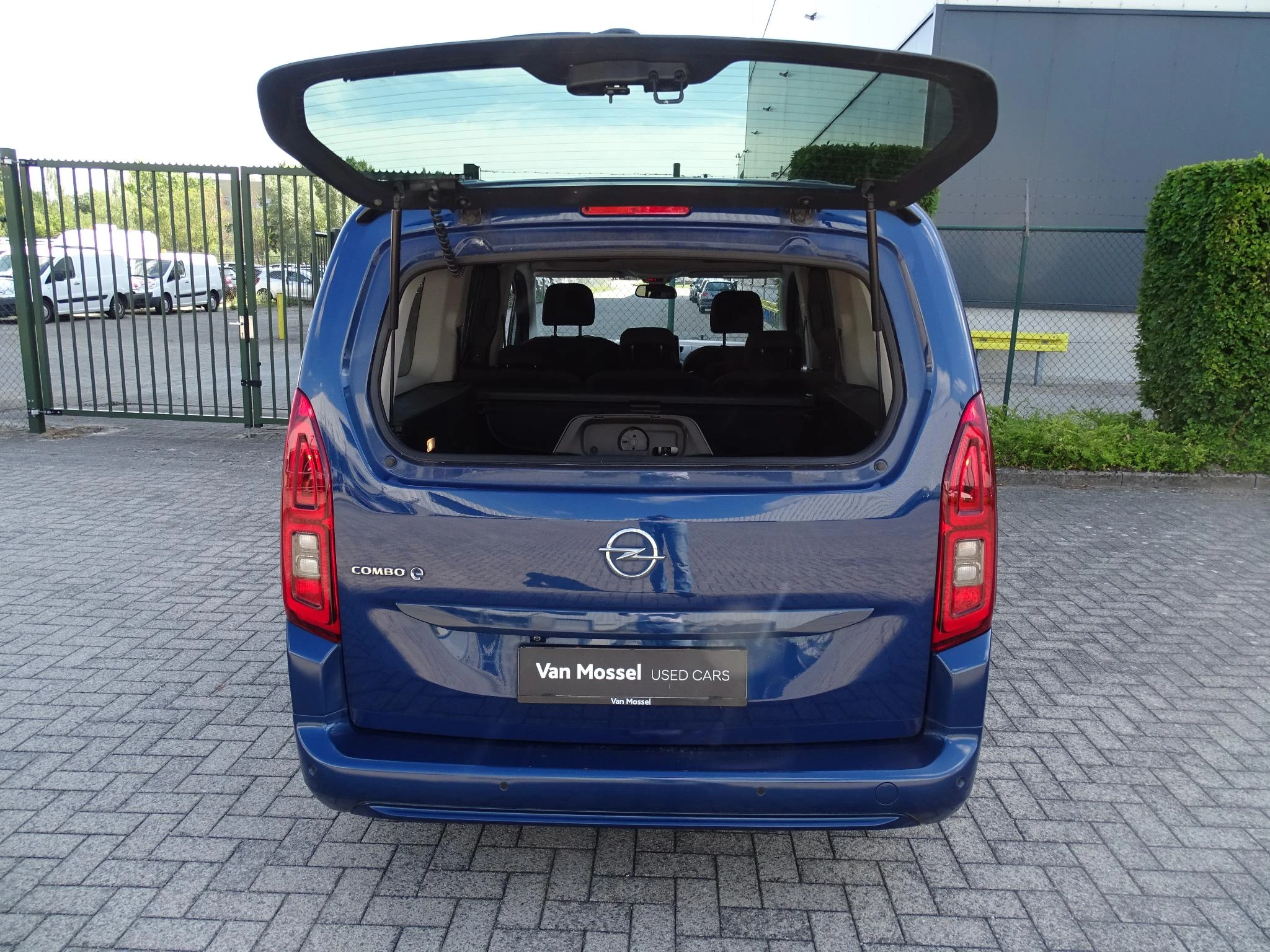 Opel-Combo-e Life-image-15