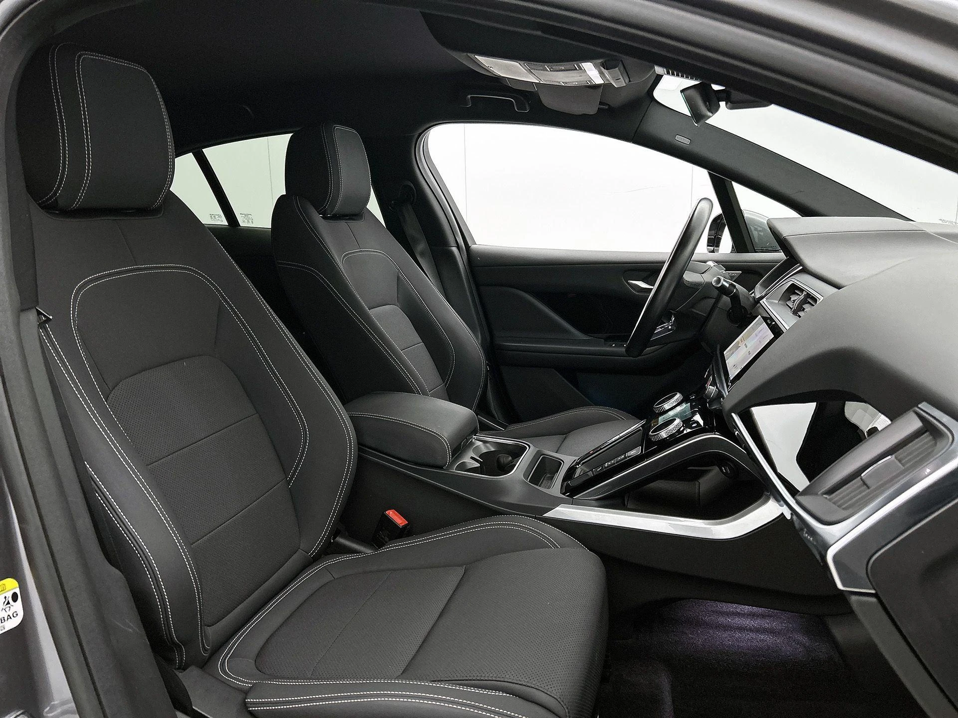 Jaguar-I-PACE-image-34