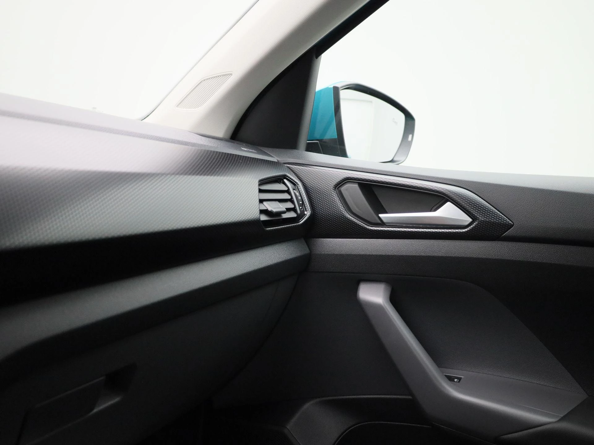 Volkswagen-T-Cross-image-24