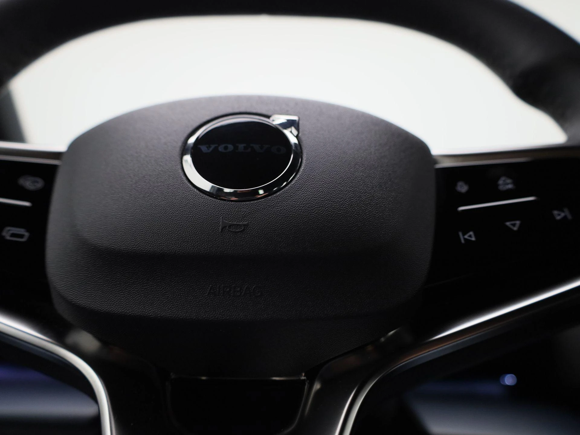 Volvo-EX30-image-30