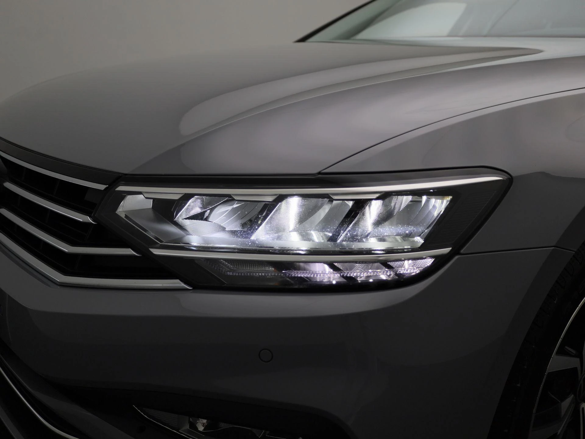 Volkswagen-Passat-image-13