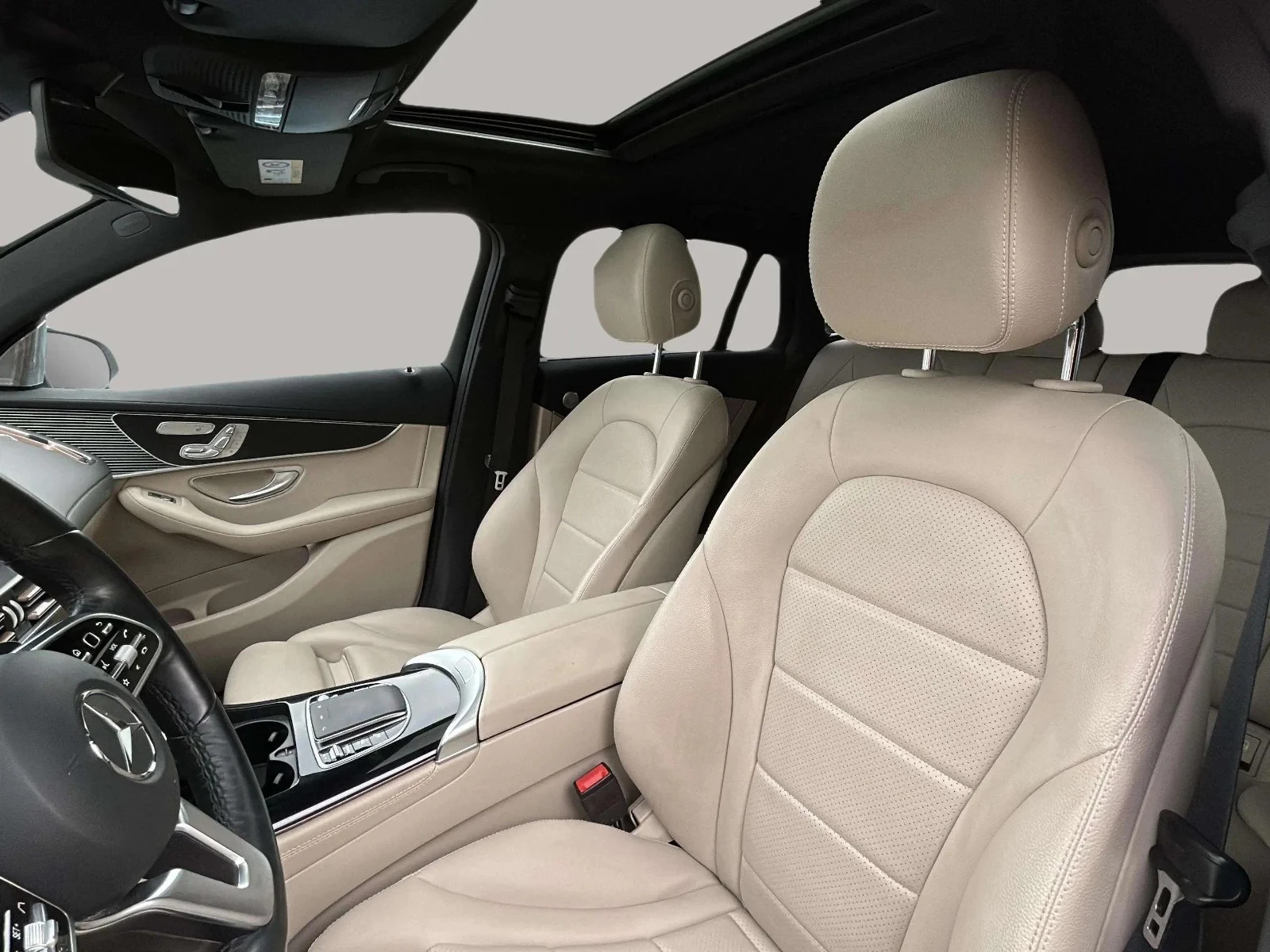 Mercedes-Benz-EQC-image-9