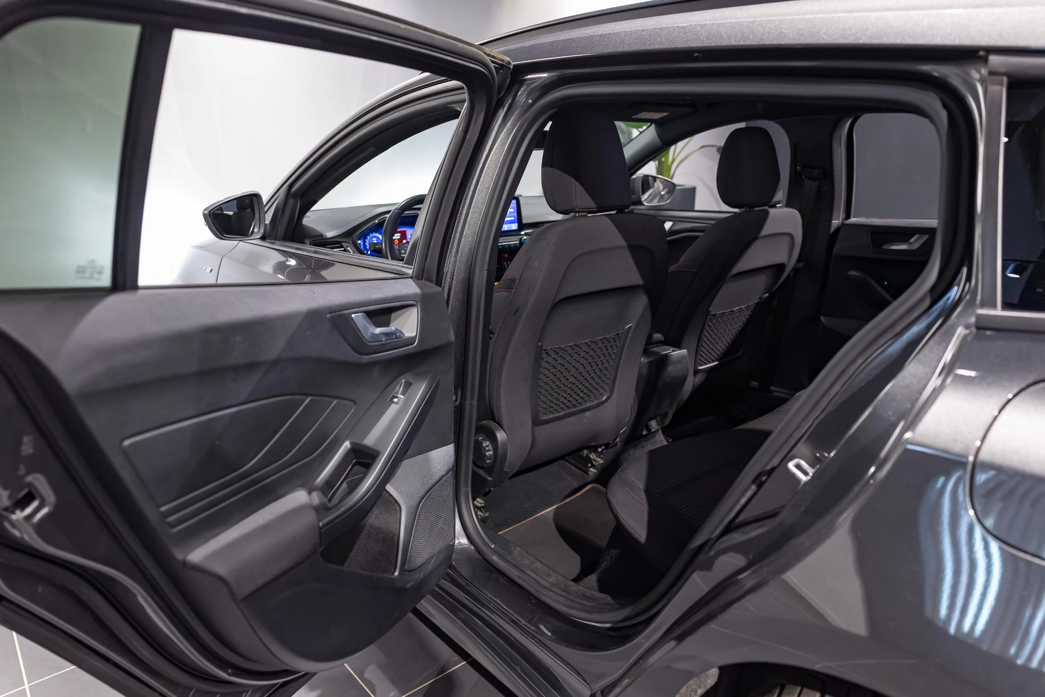 Ford Focus Wagon 1.0i EcoBoost MHEV 92kW ST-Line X