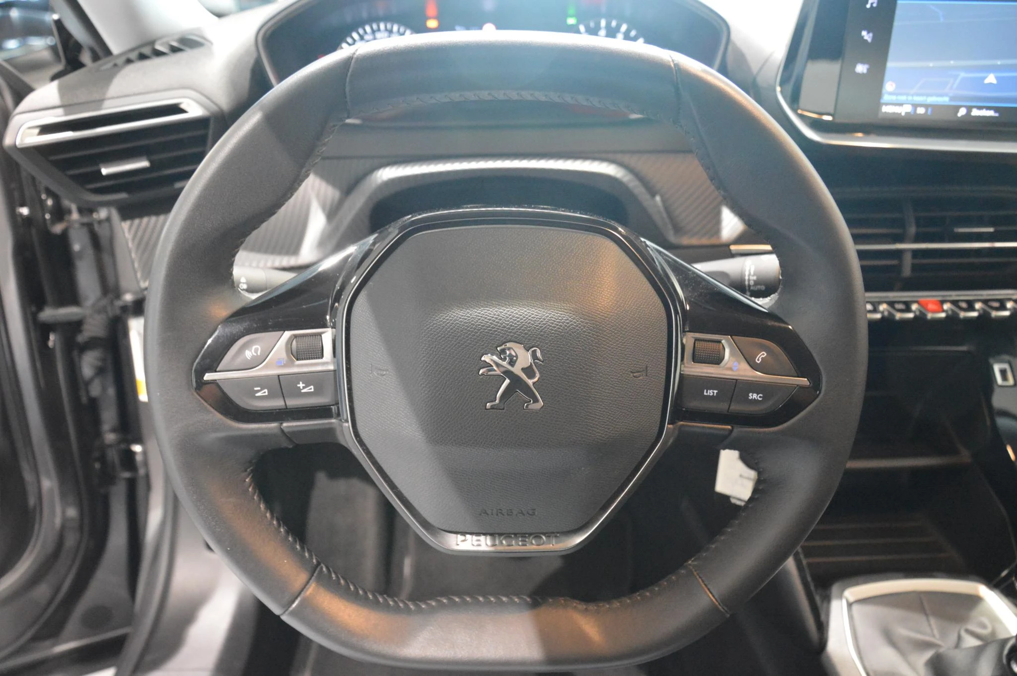 Peugeot-2008-image-12