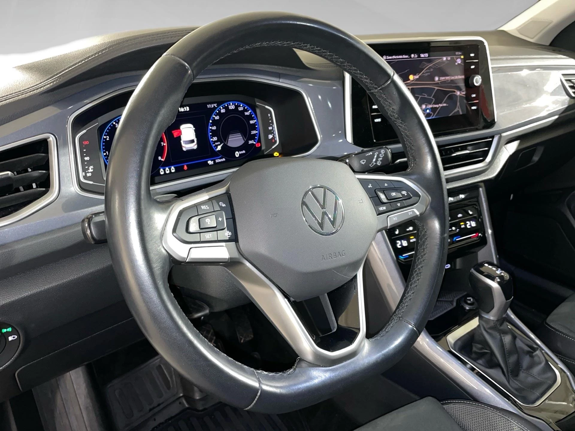 Volkswagen-T-Roc-image-7