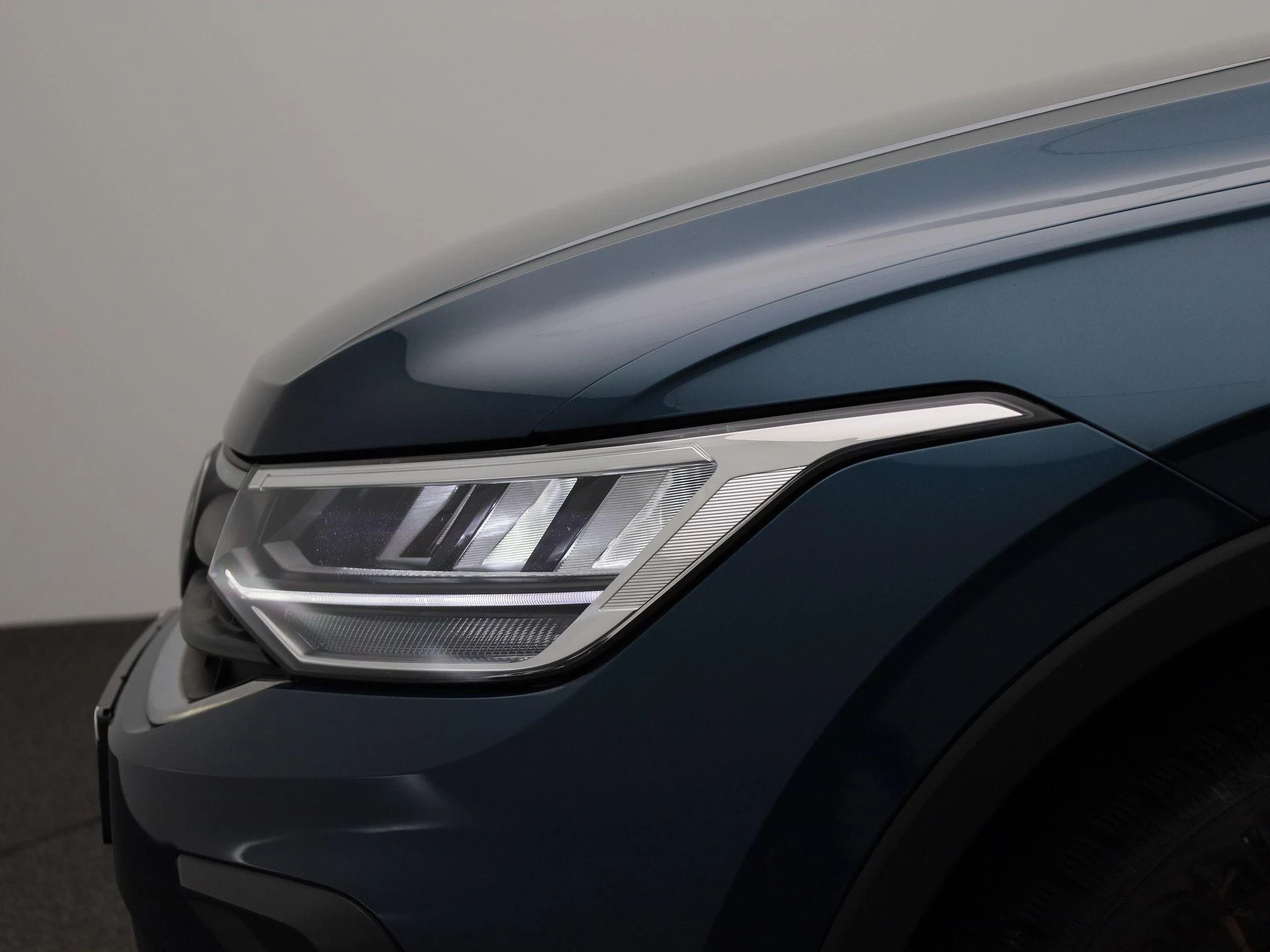 Volkswagen-Tiguan-image-18