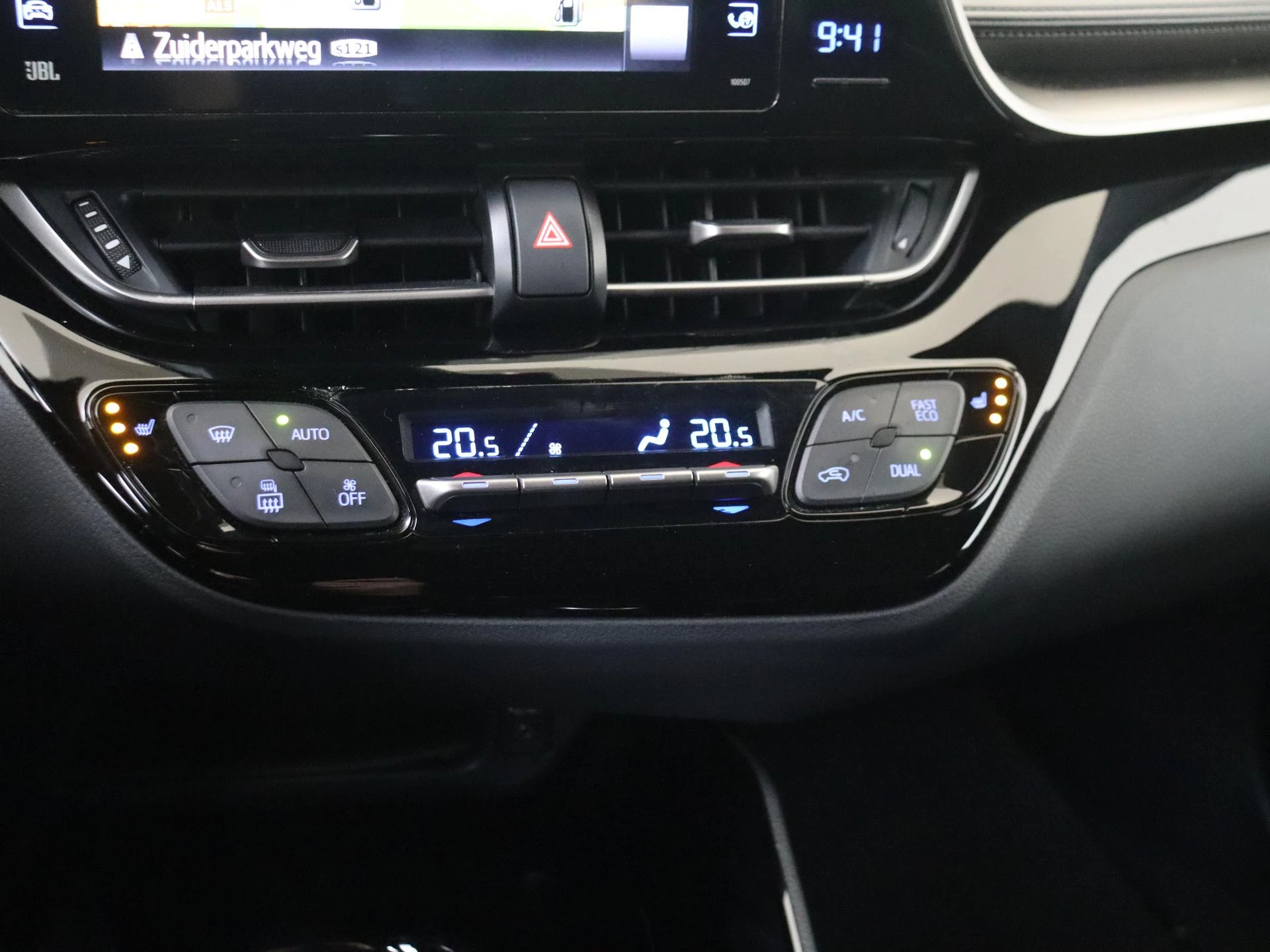 Toyota-C-HR-image-22