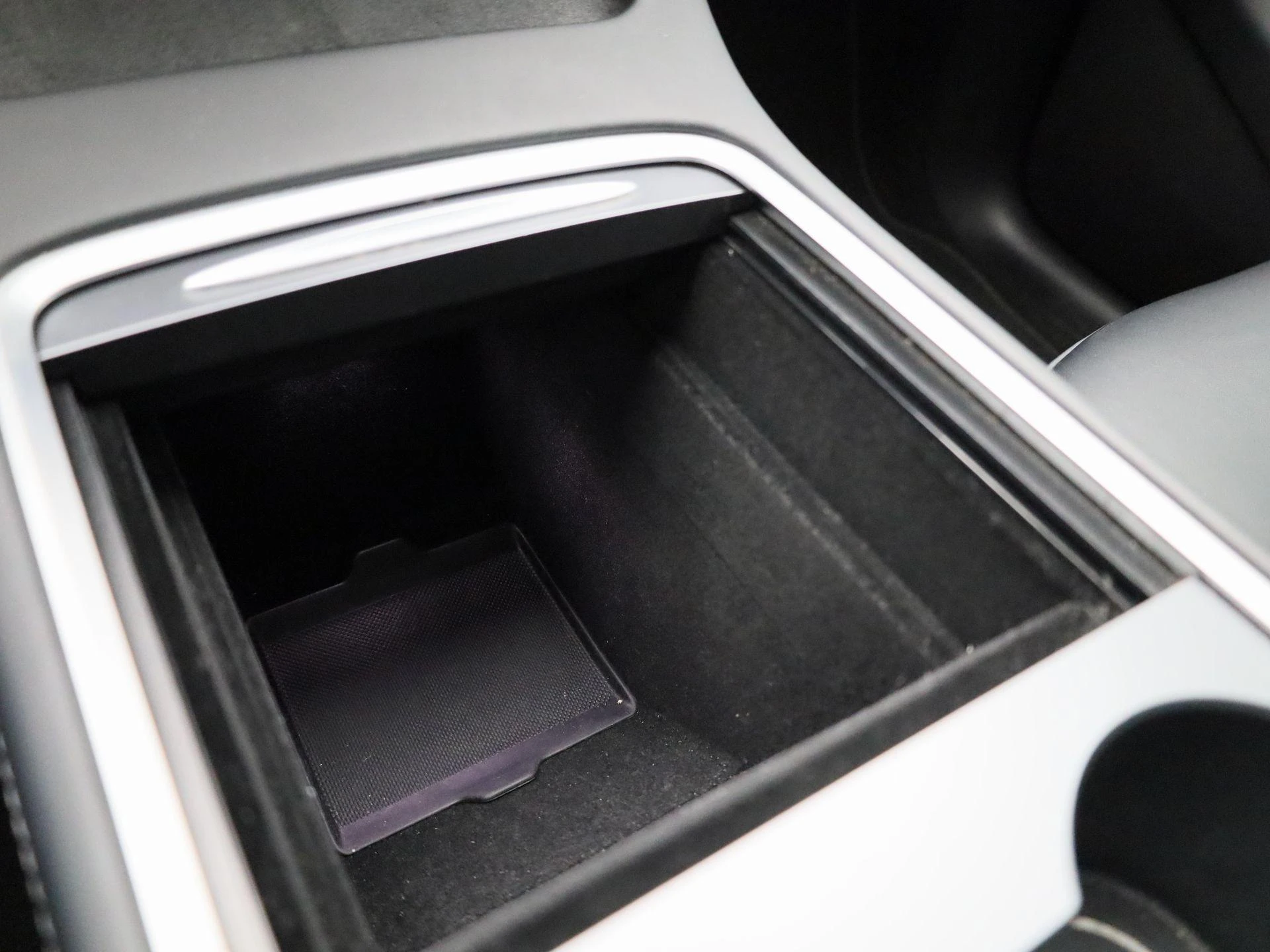 Tesla-Model Y-image-23