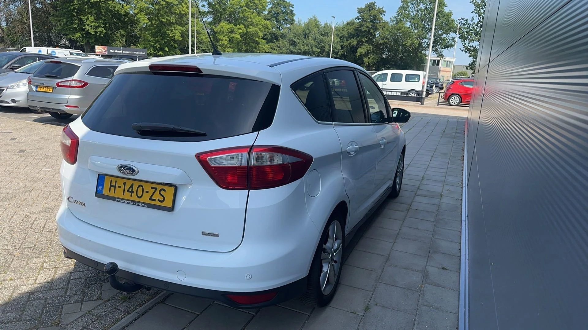 Ford-C-MAX-image-3