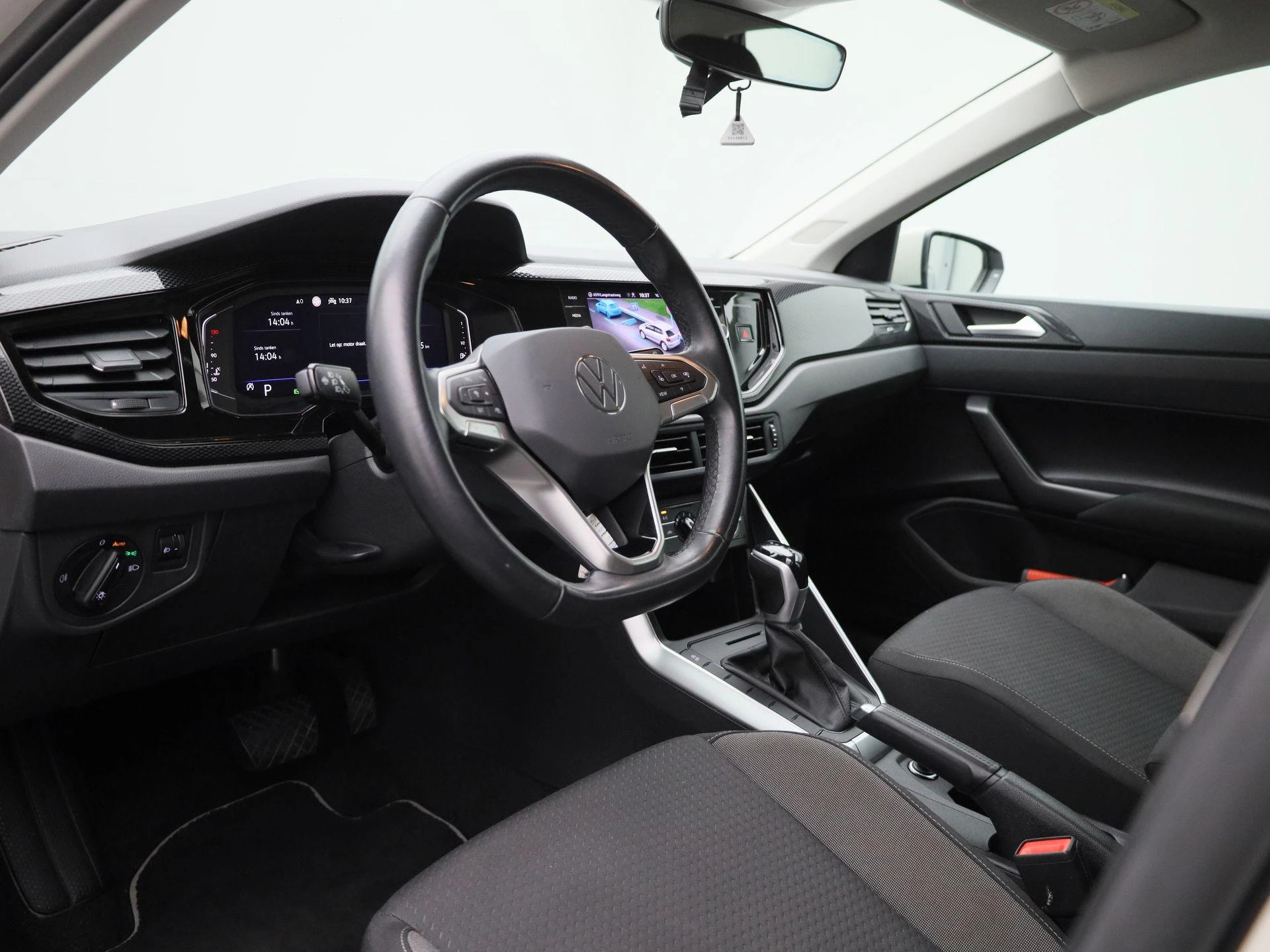 Volkswagen-Polo-image-30