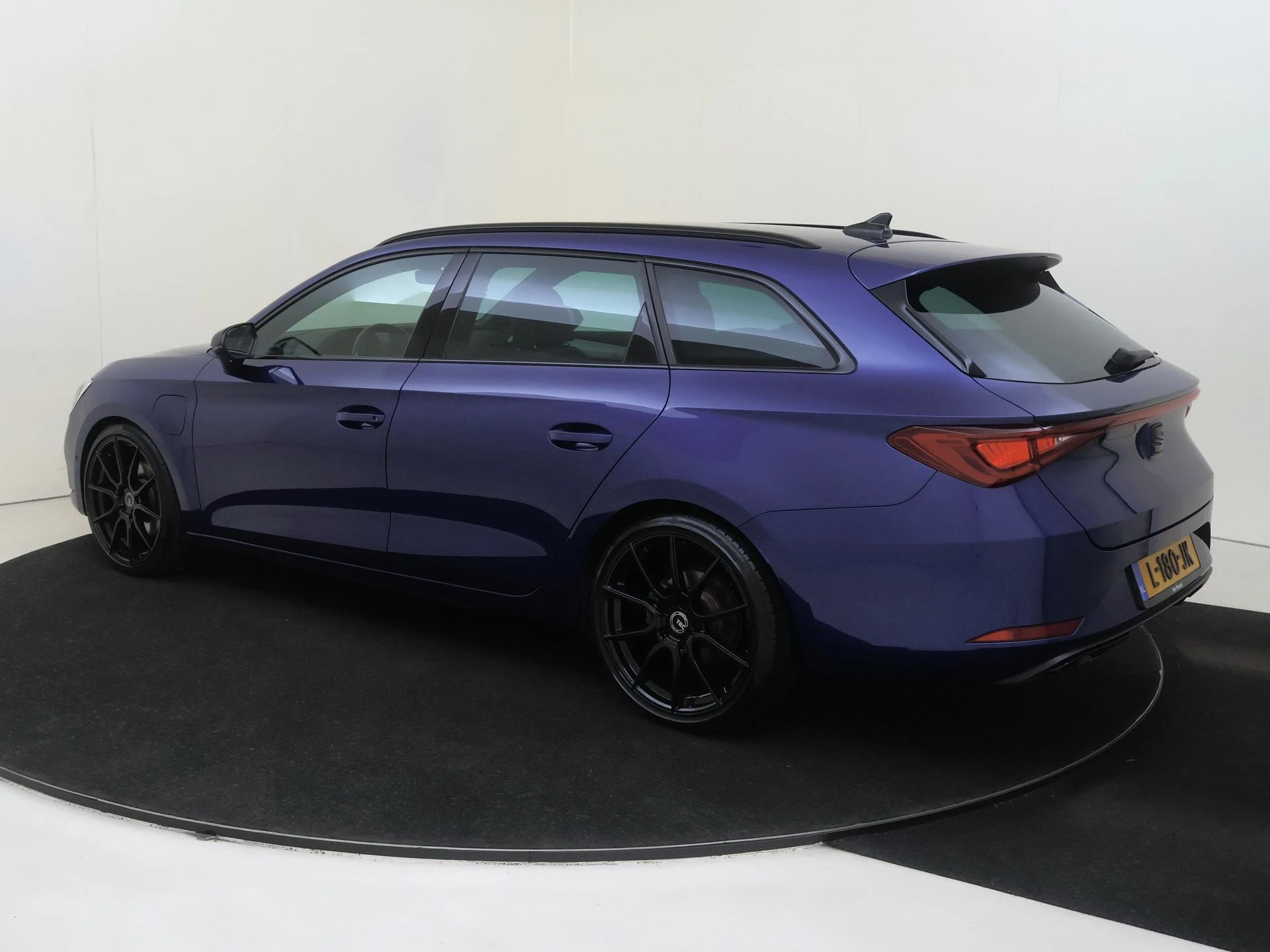 SEAT-Leon-image-2