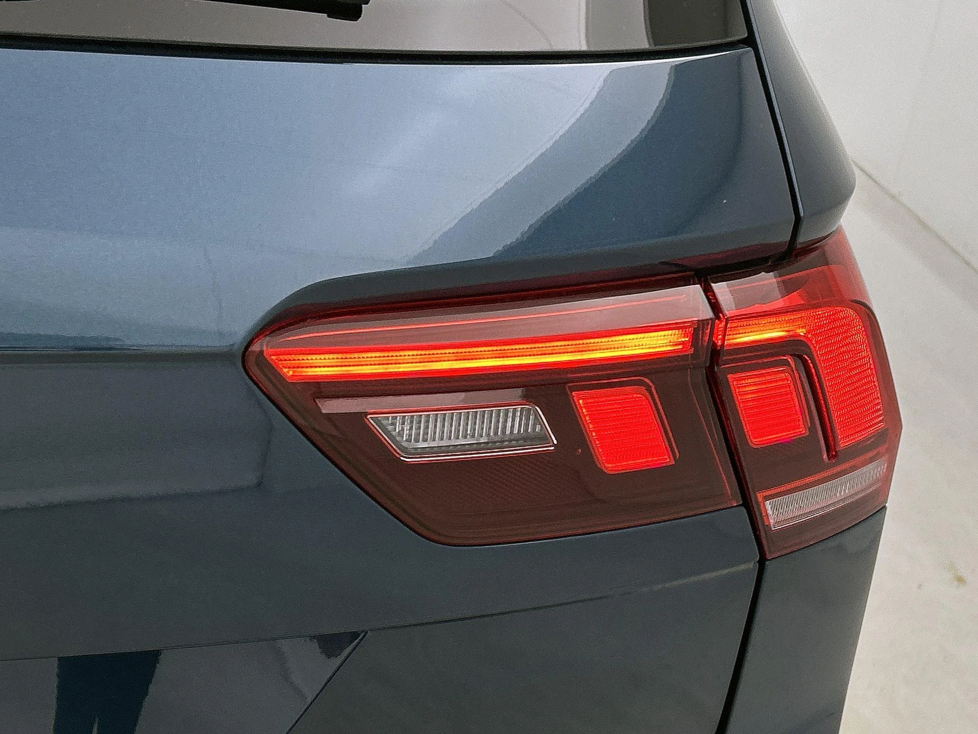 Volkswagen-Tiguan-image-13