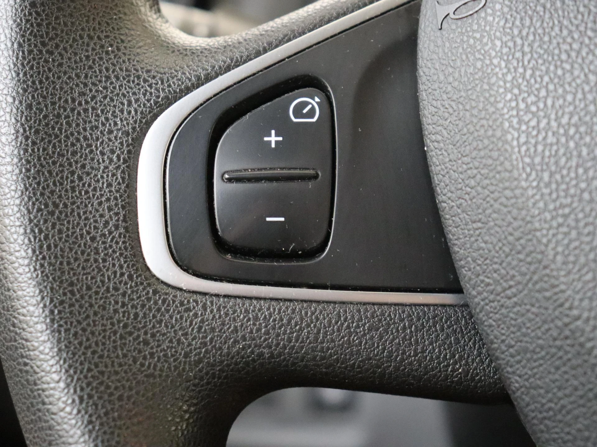 Renault-Clio-image-11