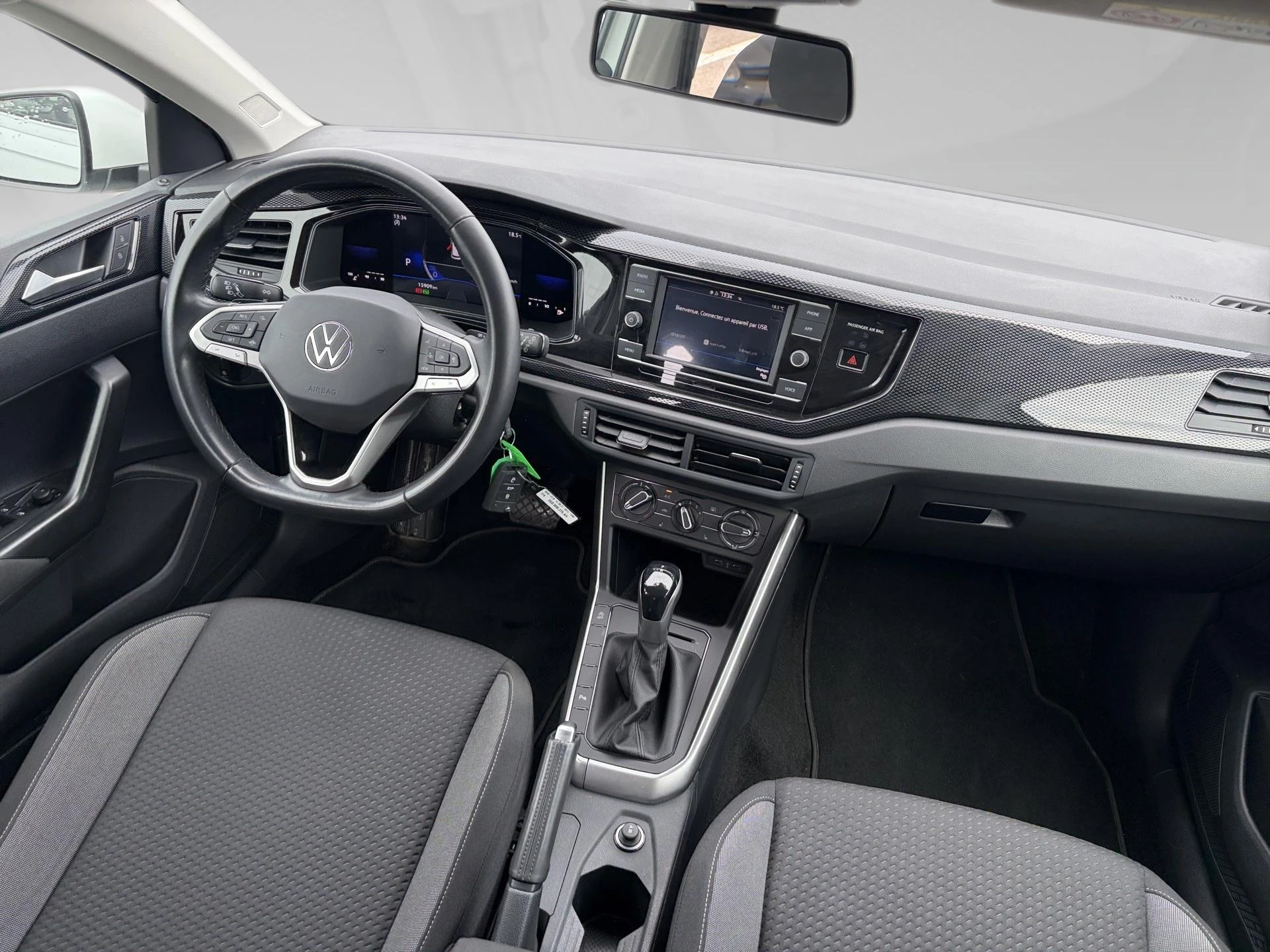 Volkswagen-Polo-image-4