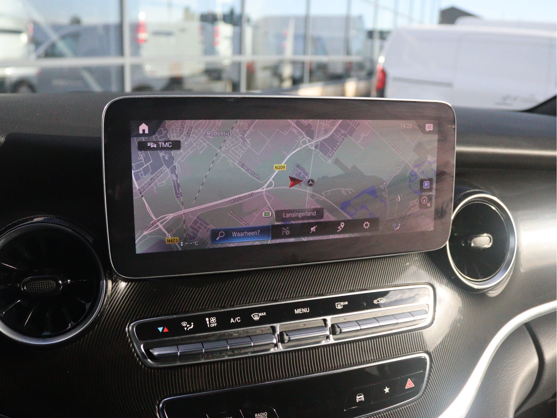 Mercedes-Benz-V-Klasse-image-11