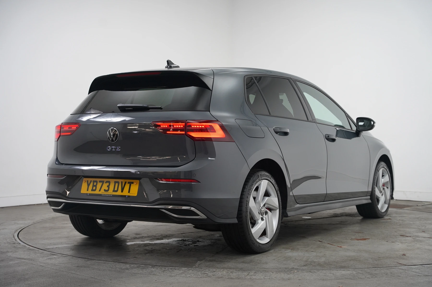 Volkswagen-Golf-image-13