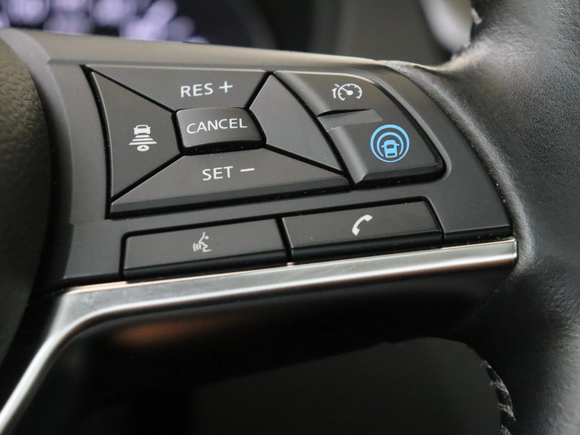 Nissan-QASHQAI-image-12
