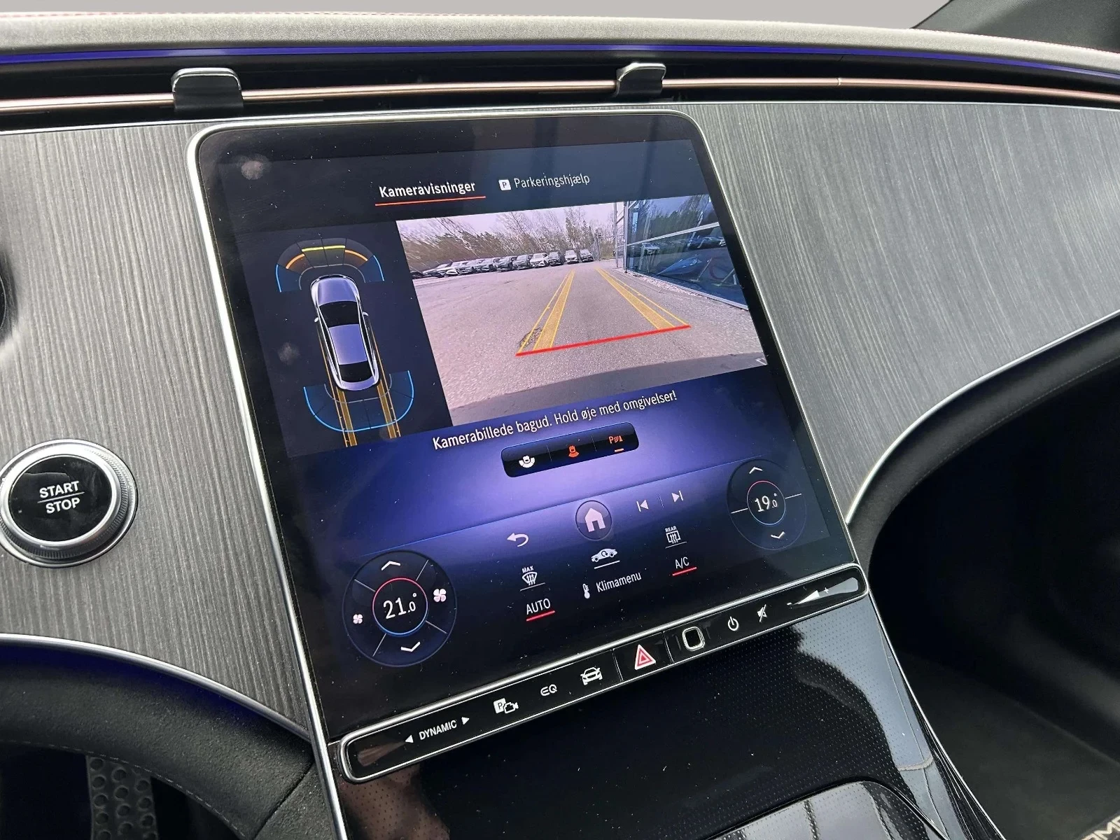 Mercedes-Benz-EQE-image-16