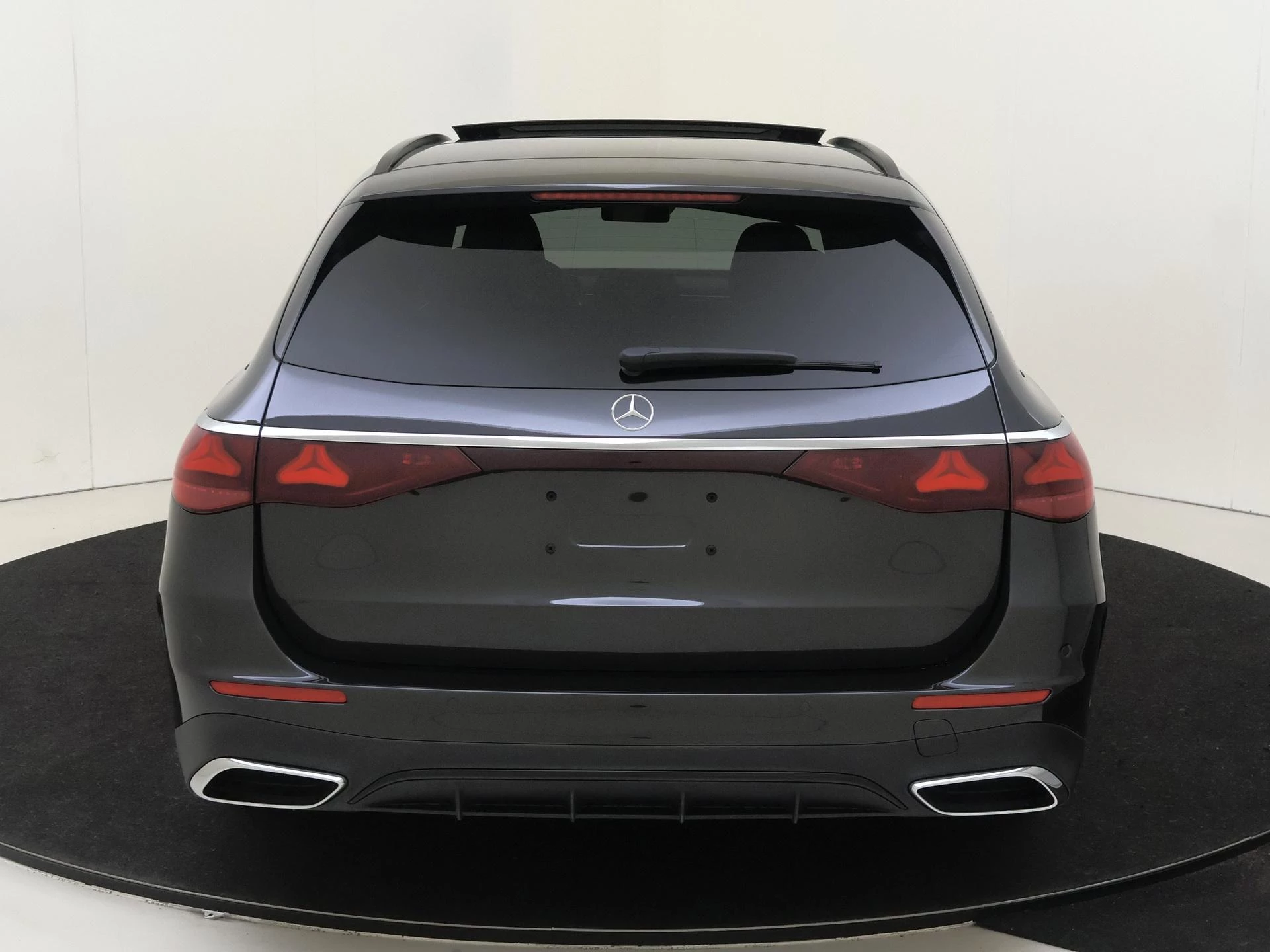 Mercedes-Benz-E-Klasse-image-6