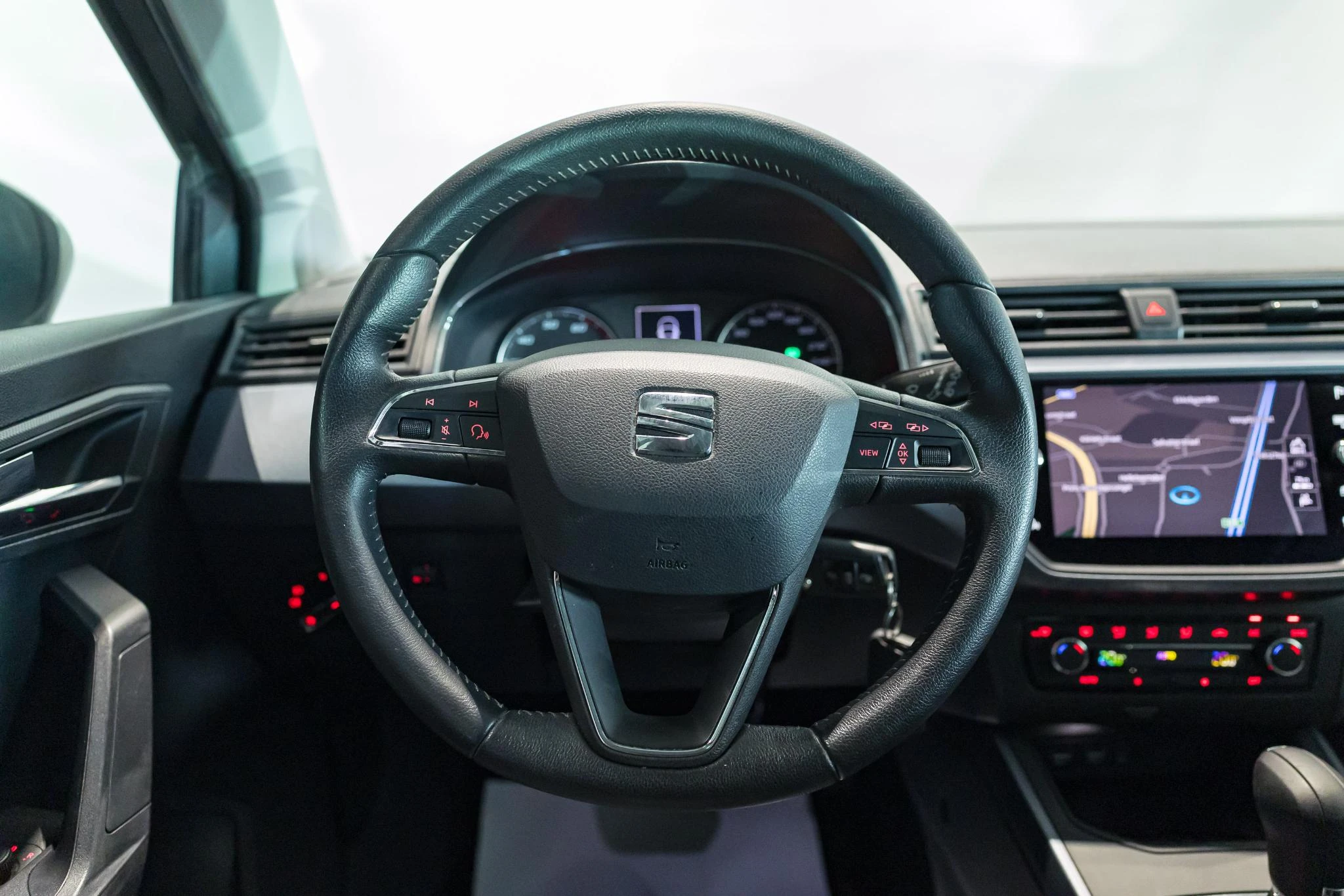 SEAT-Arona-image-17