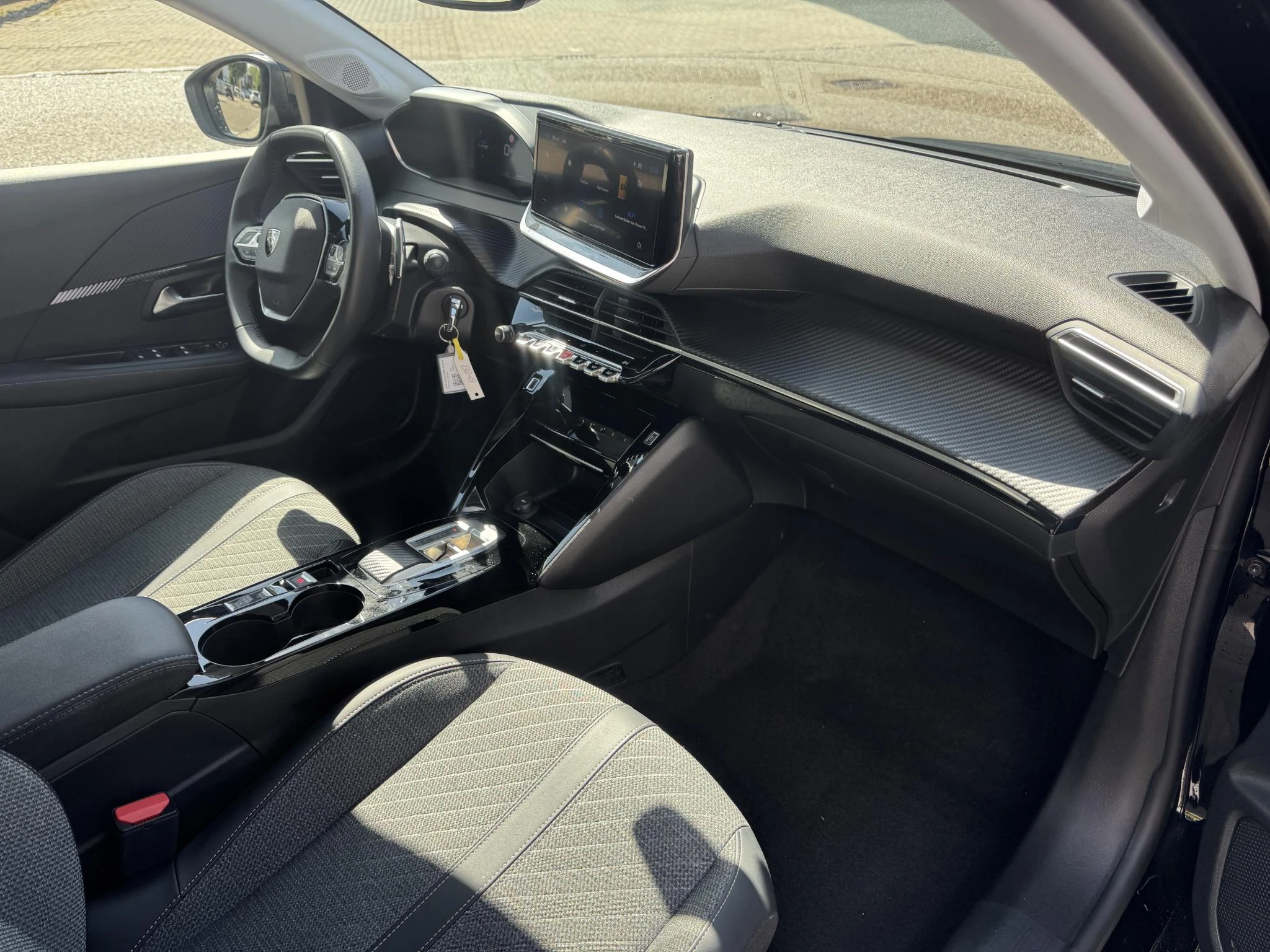 Peugeot-208-image-15