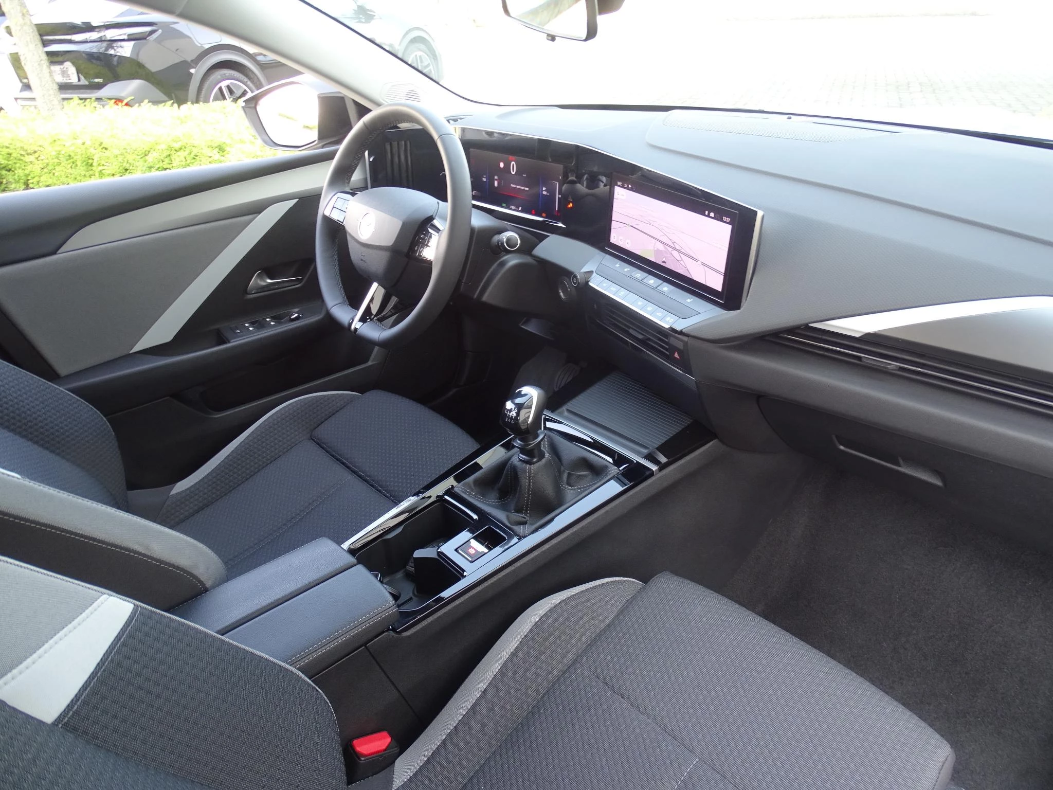 Opel Astra Sports Tourer 1.2T Edition