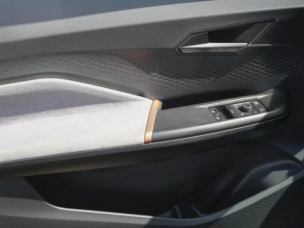 CUPRA Born 150kW Navi/RFK/SHZ