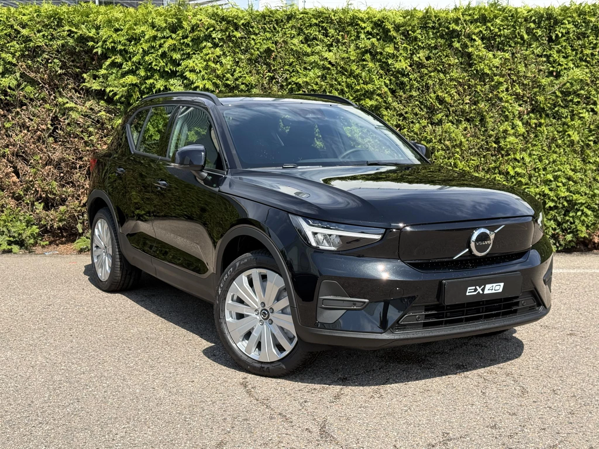 Volvo-EX40-image-1