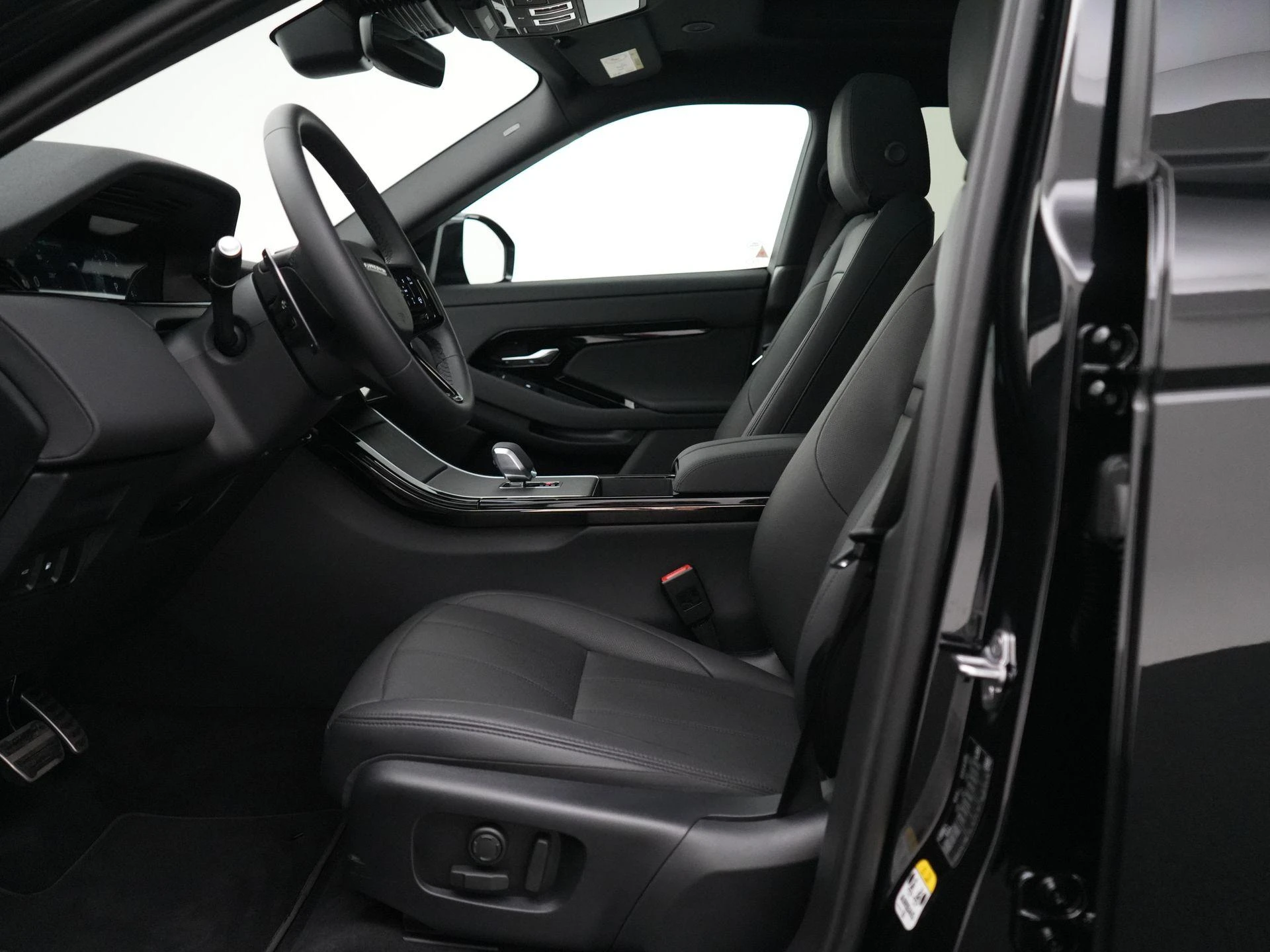 Land Rover-Range Rover Evoque-image-37