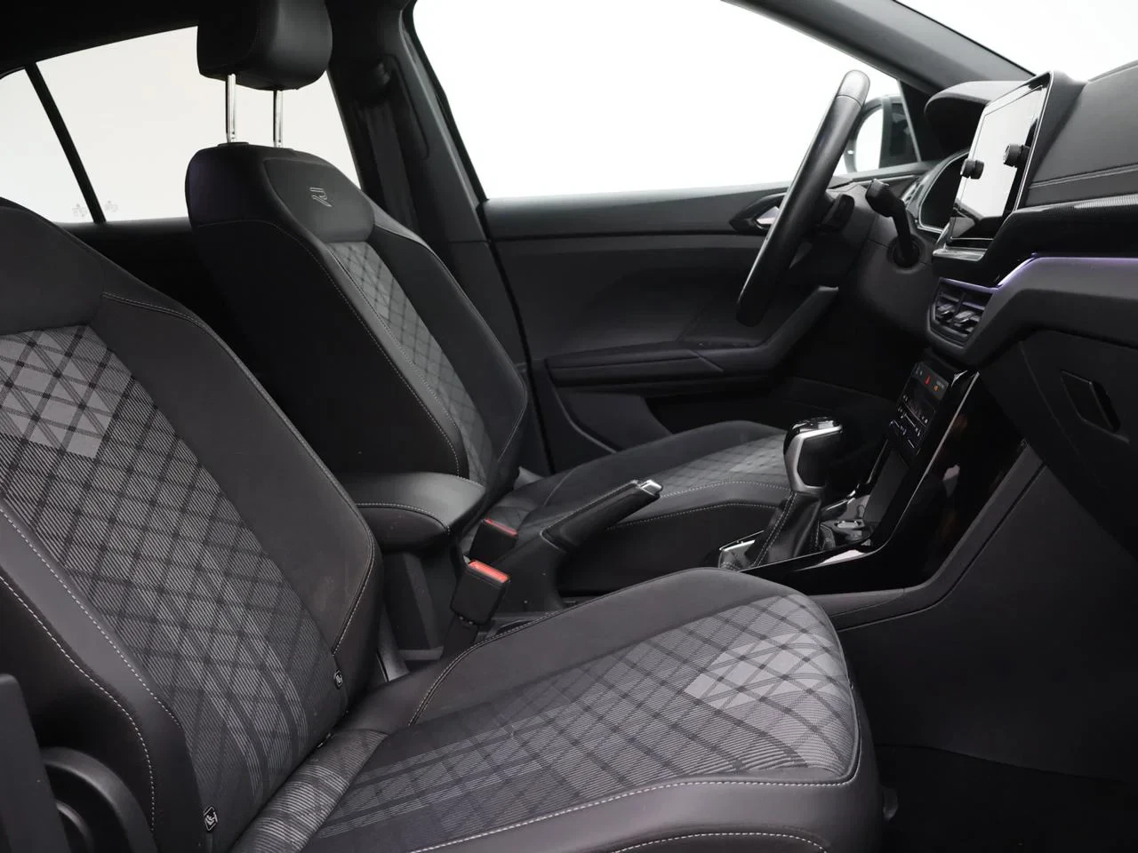 Volkswagen-T-Cross-image-9