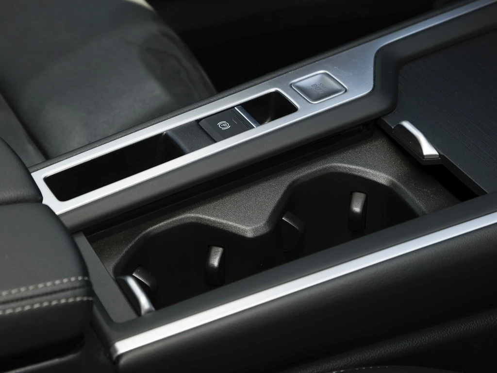 Volkswagen-Passat-image-8