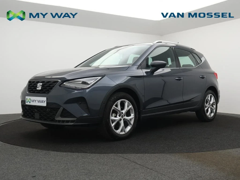 SEAT-Arona-image-0