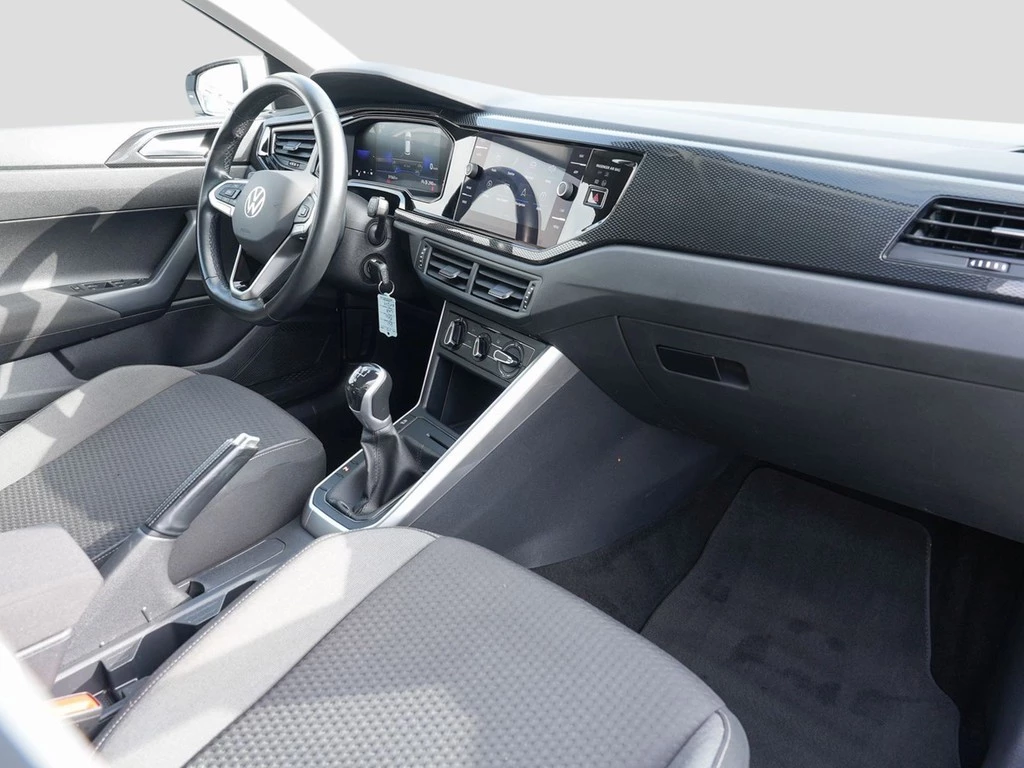 Volkswagen-Polo-image-7