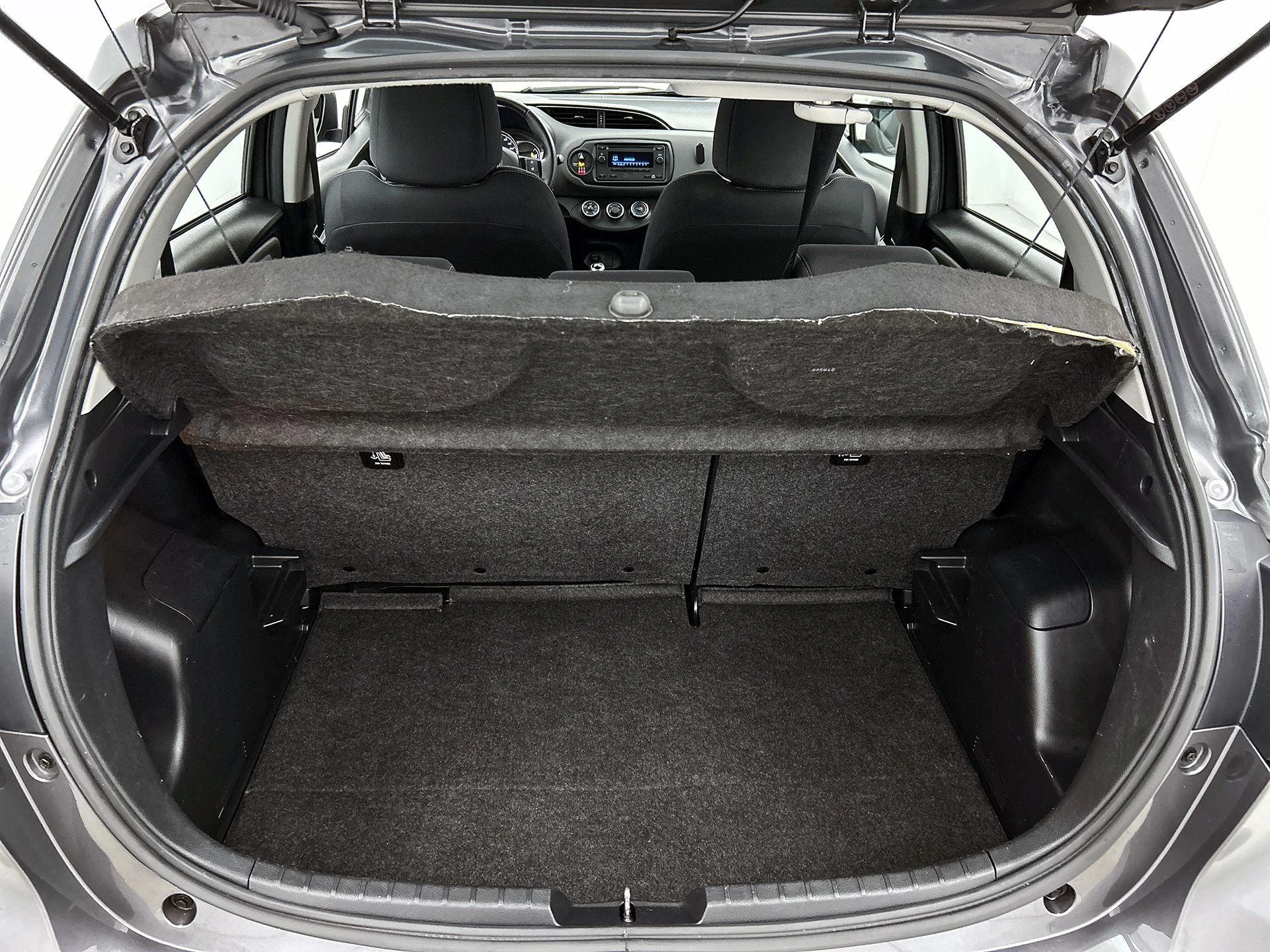 Toyota-Yaris-image-17