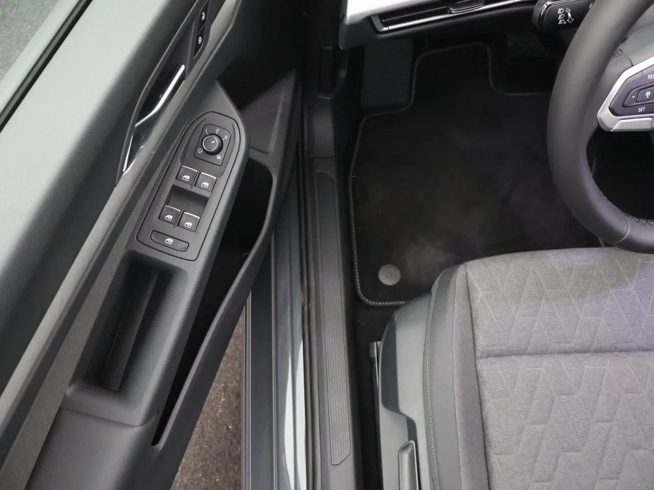 Volkswagen-Golf-image-21