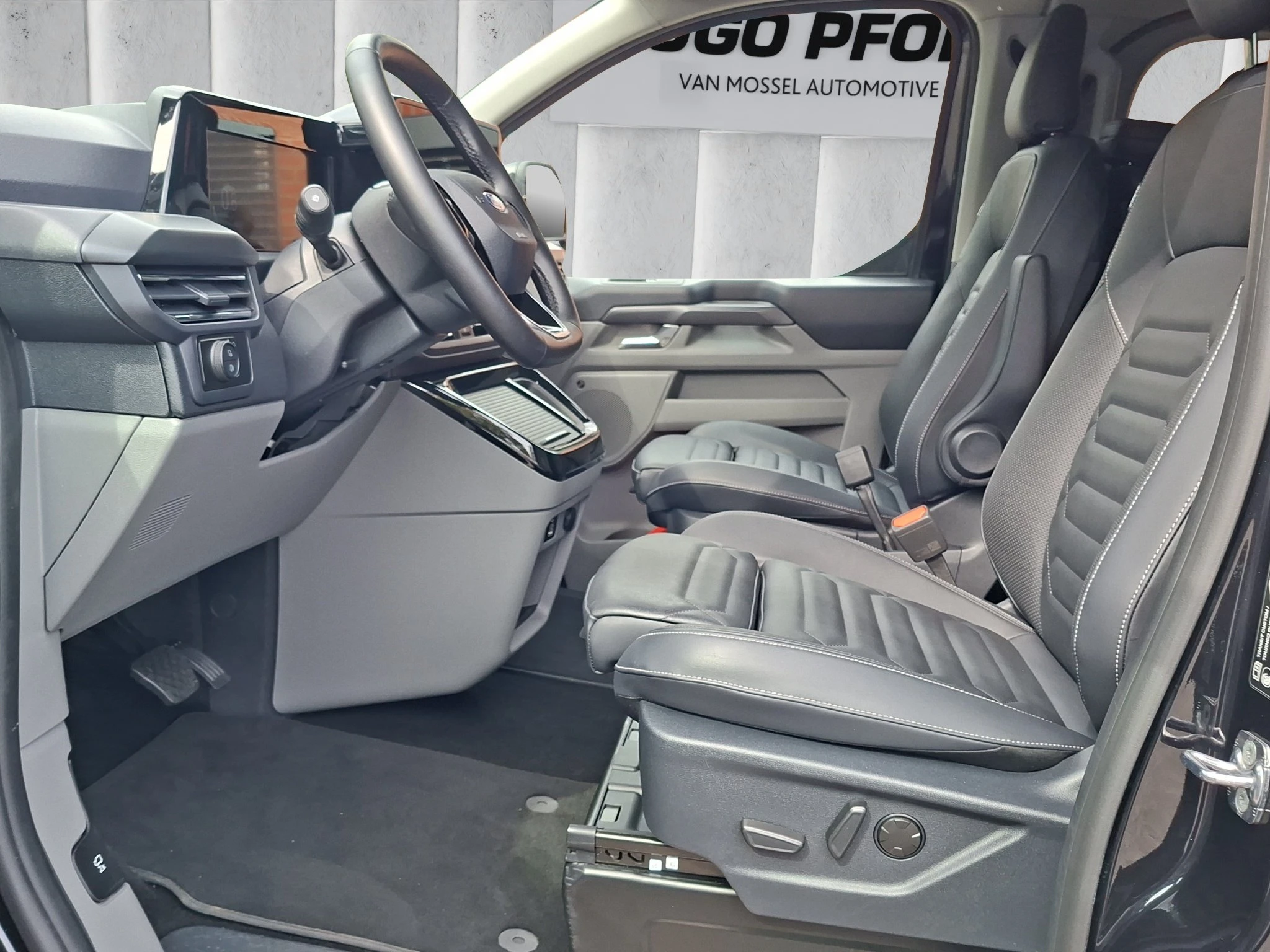 Ford-Tourneo Custom-image-9