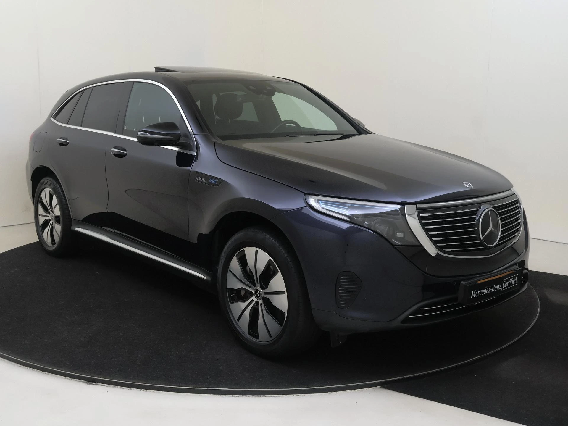 Mercedes-Benz-EQC-image-1