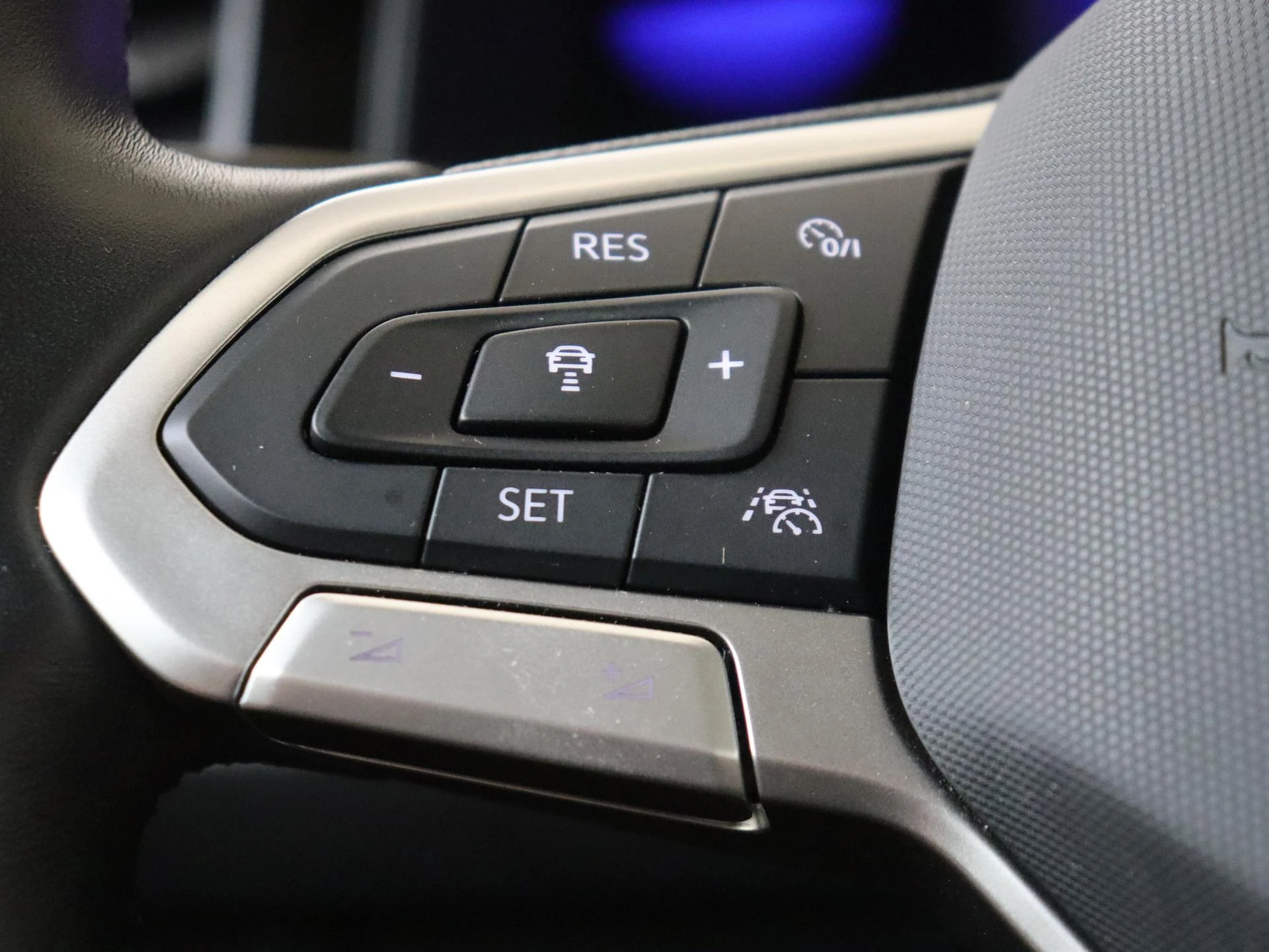Volkswagen-Polo-image-11