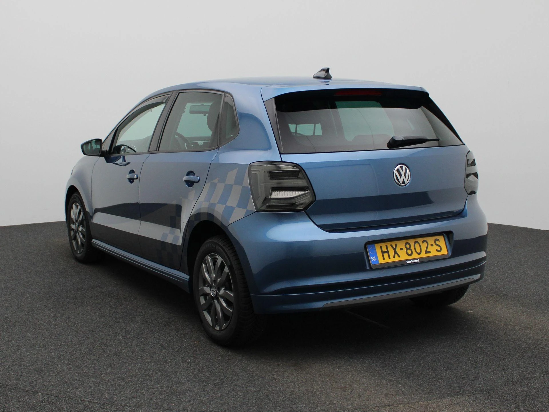 Volkswagen-Polo-image-1