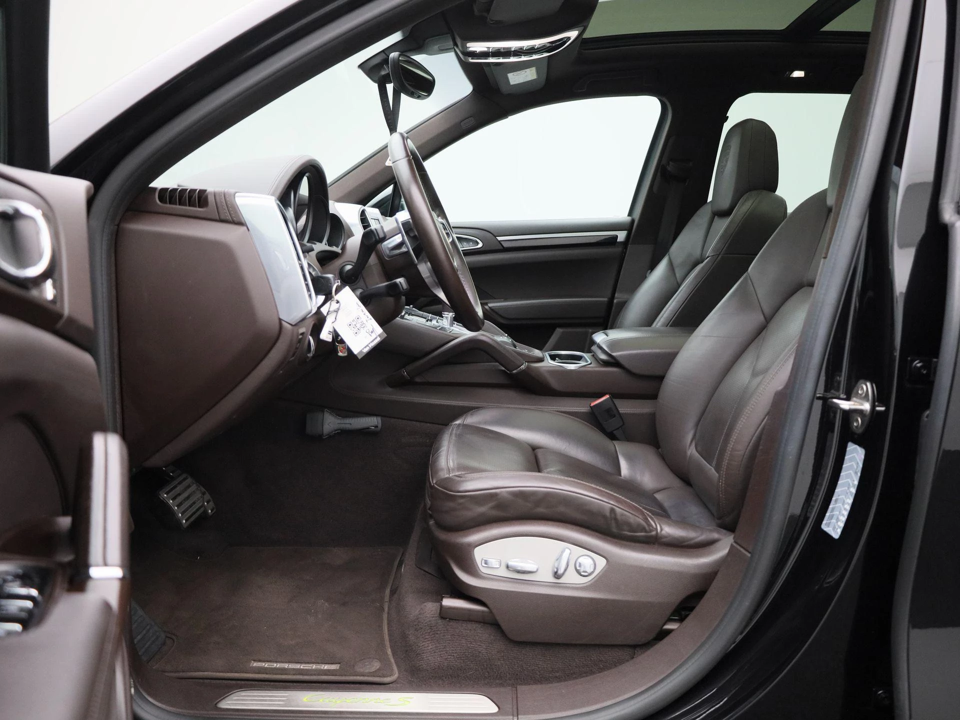 Porsche-Cayenne-image-10