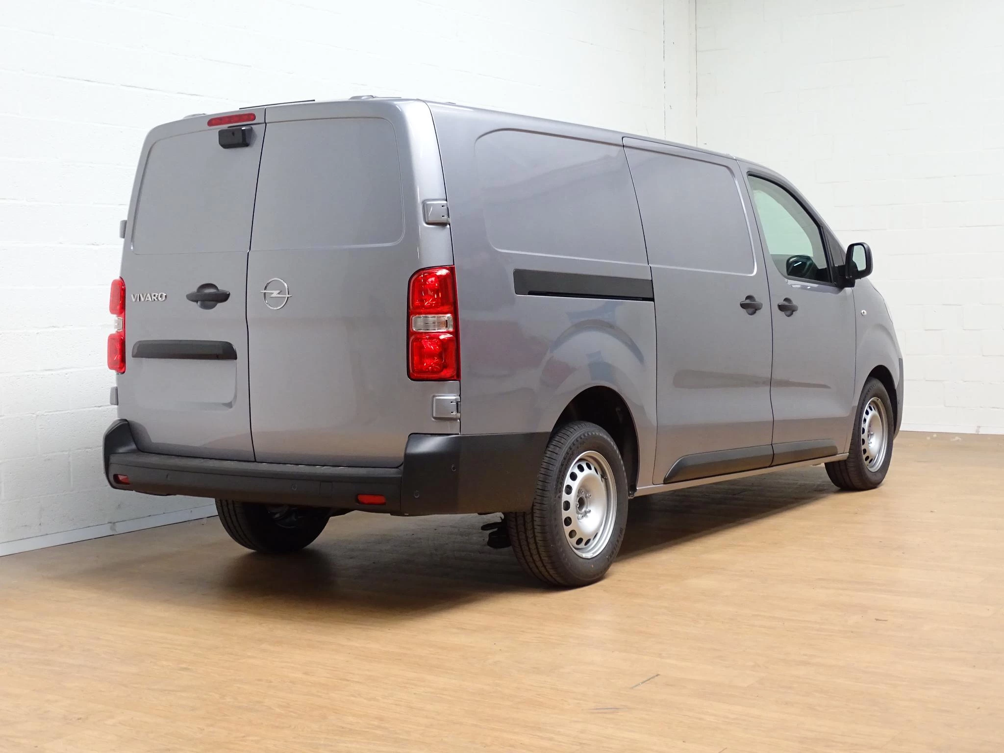Opel Vivaro 2.2 Turbo D 180 S/S AT8 L3H1