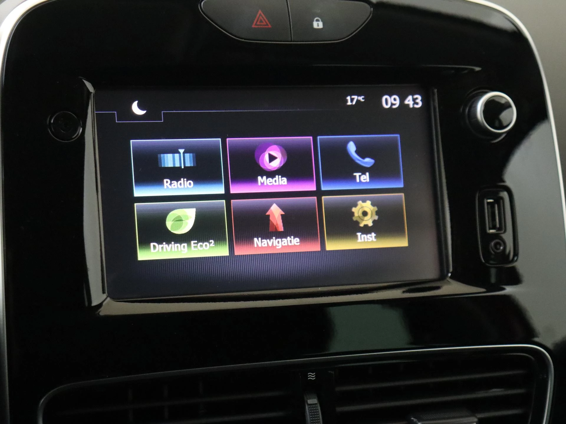 Renault-Clio-image-15